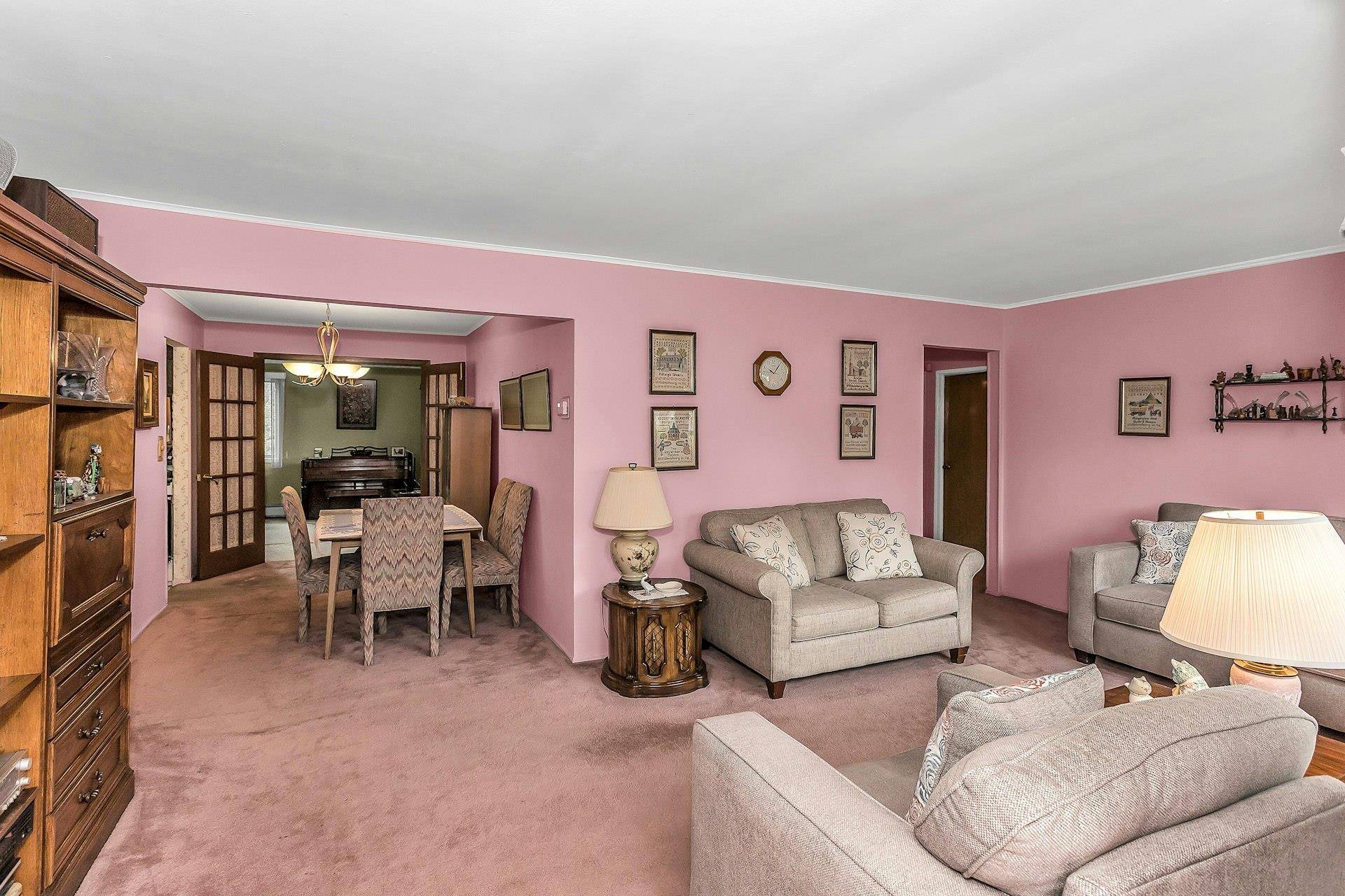 Massapequa Park, NY 11762,260 Cartwright BLVD