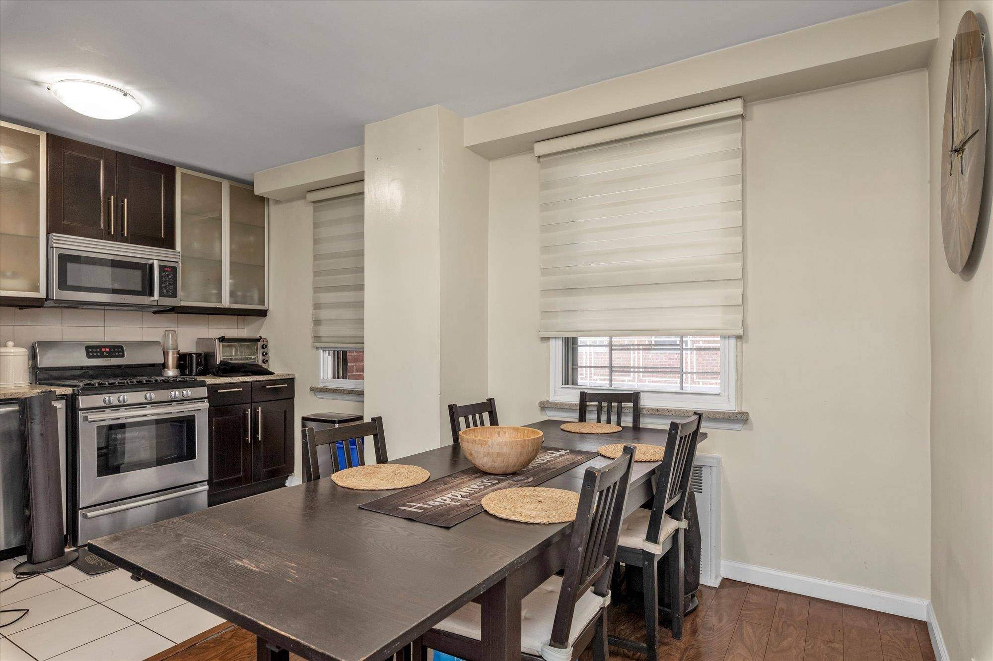 Rego Park, NY 11374,61-15 97th ST #6A