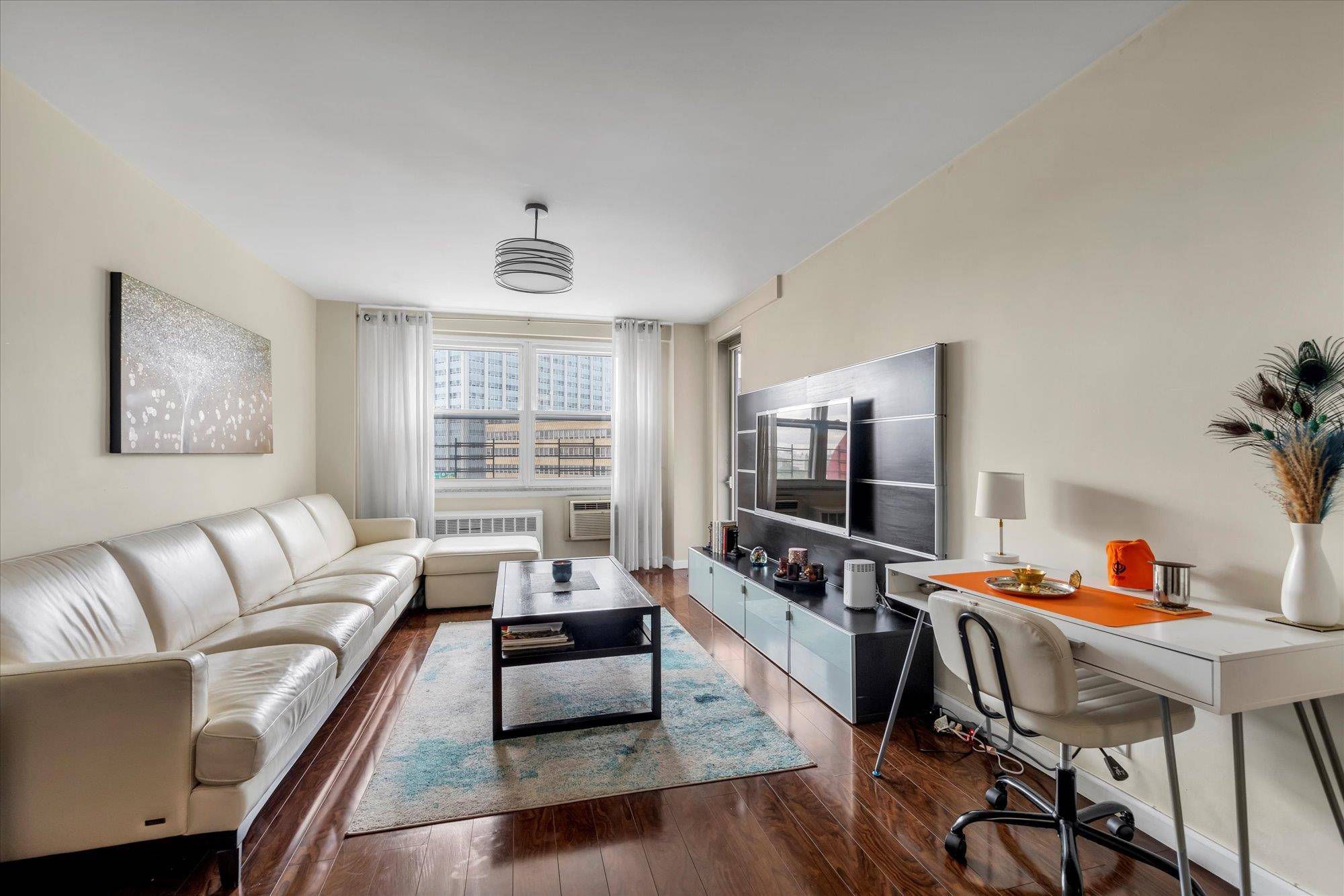 Rego Park, NY 11374,61-15 97th ST #6A