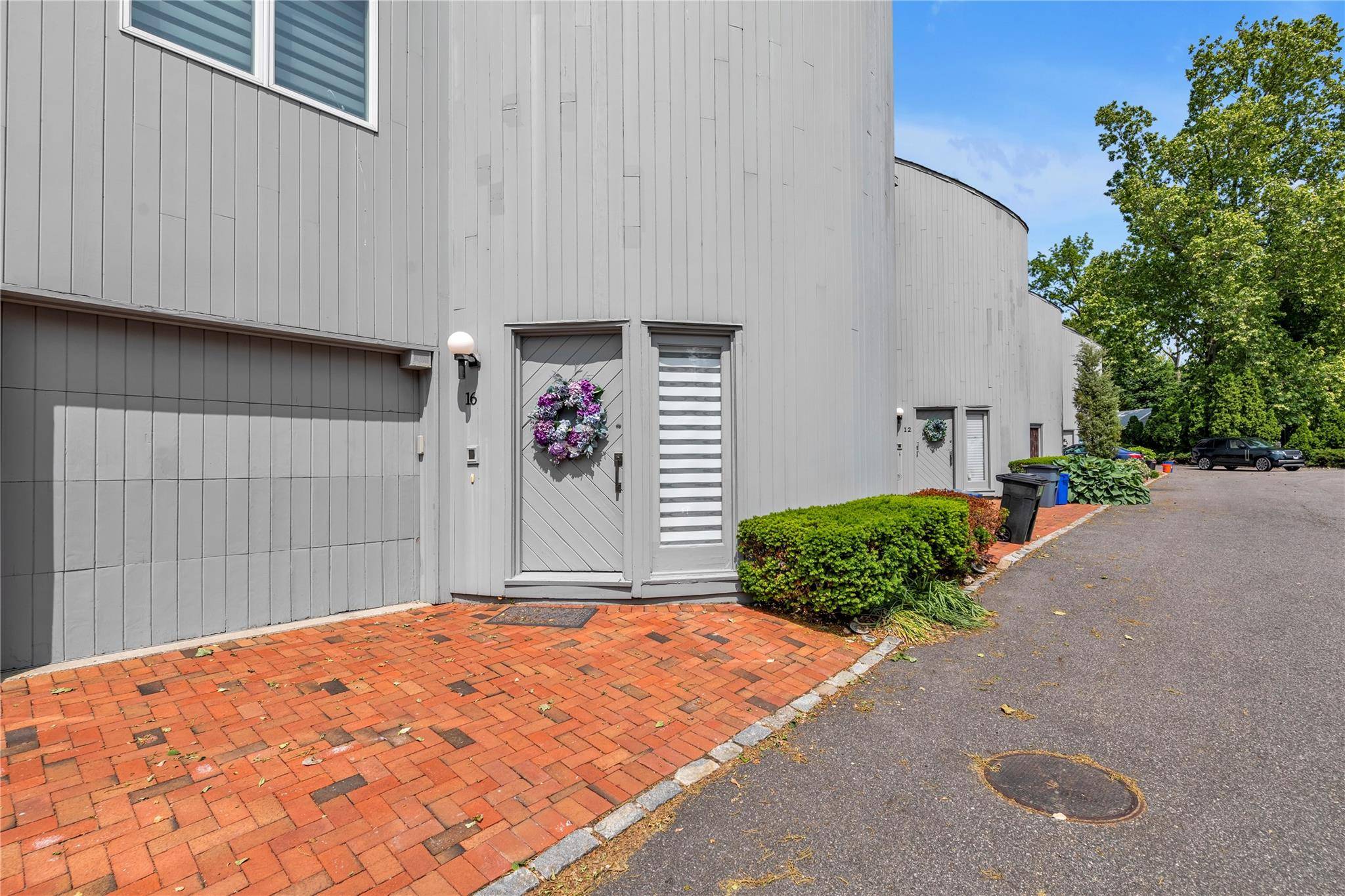 Port Washington, NY 11050,16 Sands CT