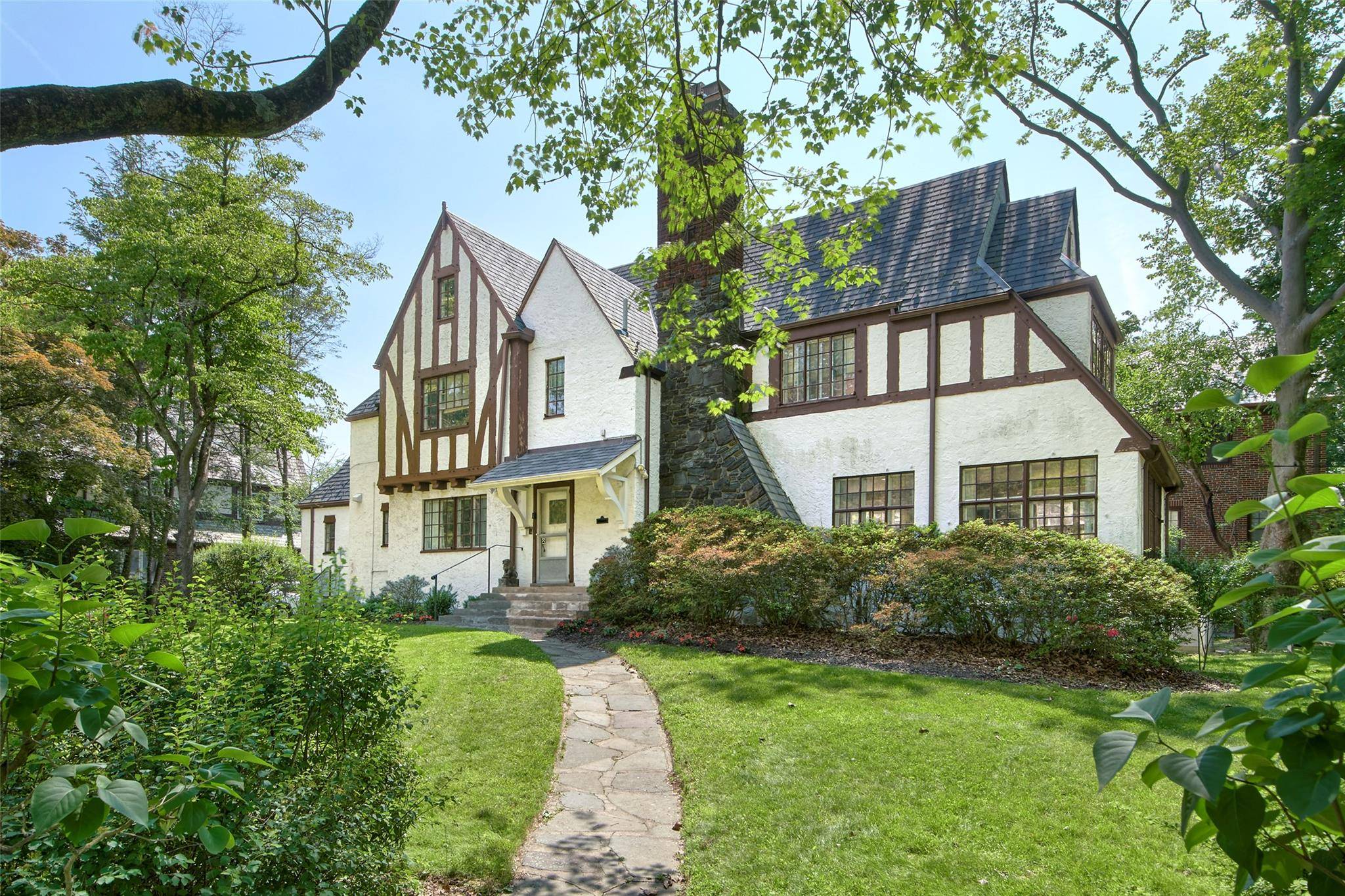 New Rochelle, NY 10804,2 Byworth RD