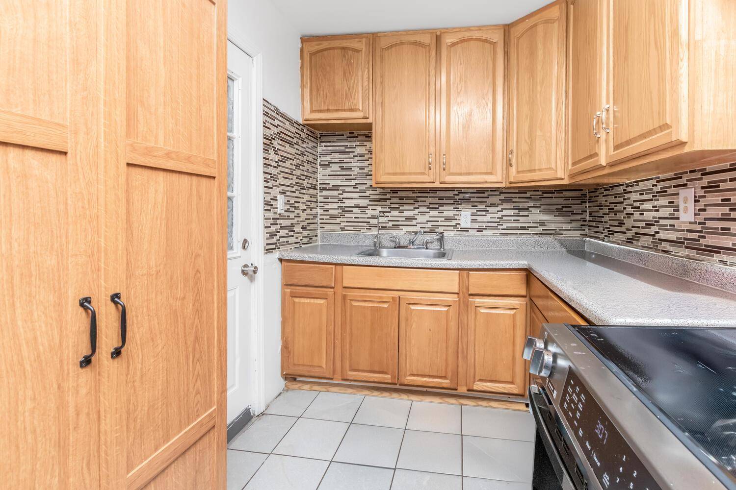 Yonkers, NY 10704,58 Ridgewood AVE