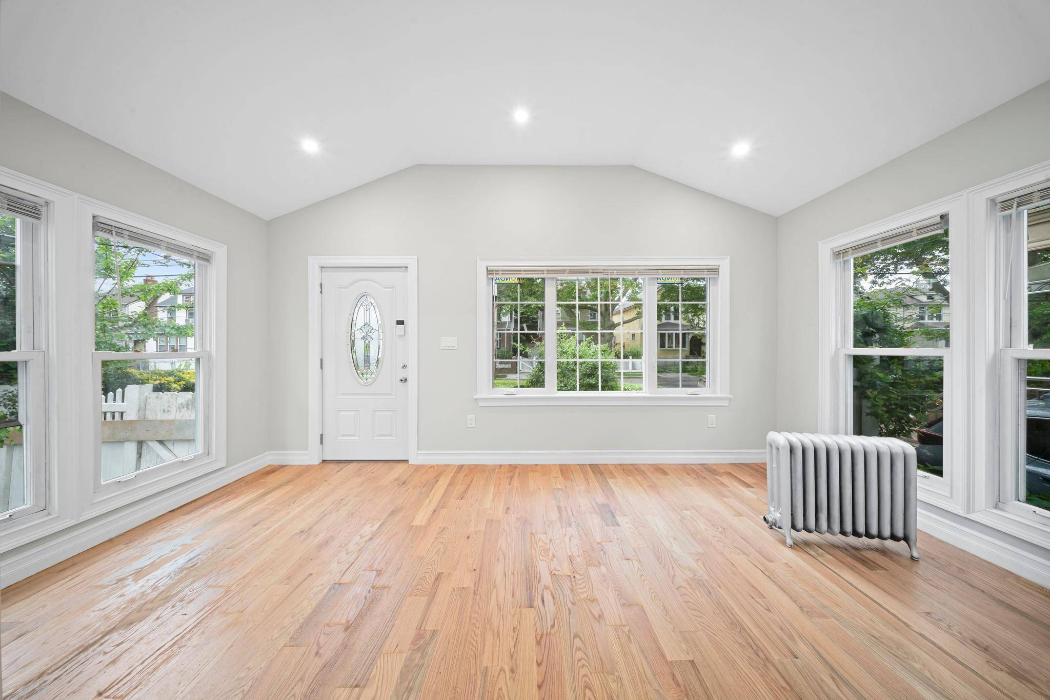 Queens Village, NY 11429,11028 213th ST