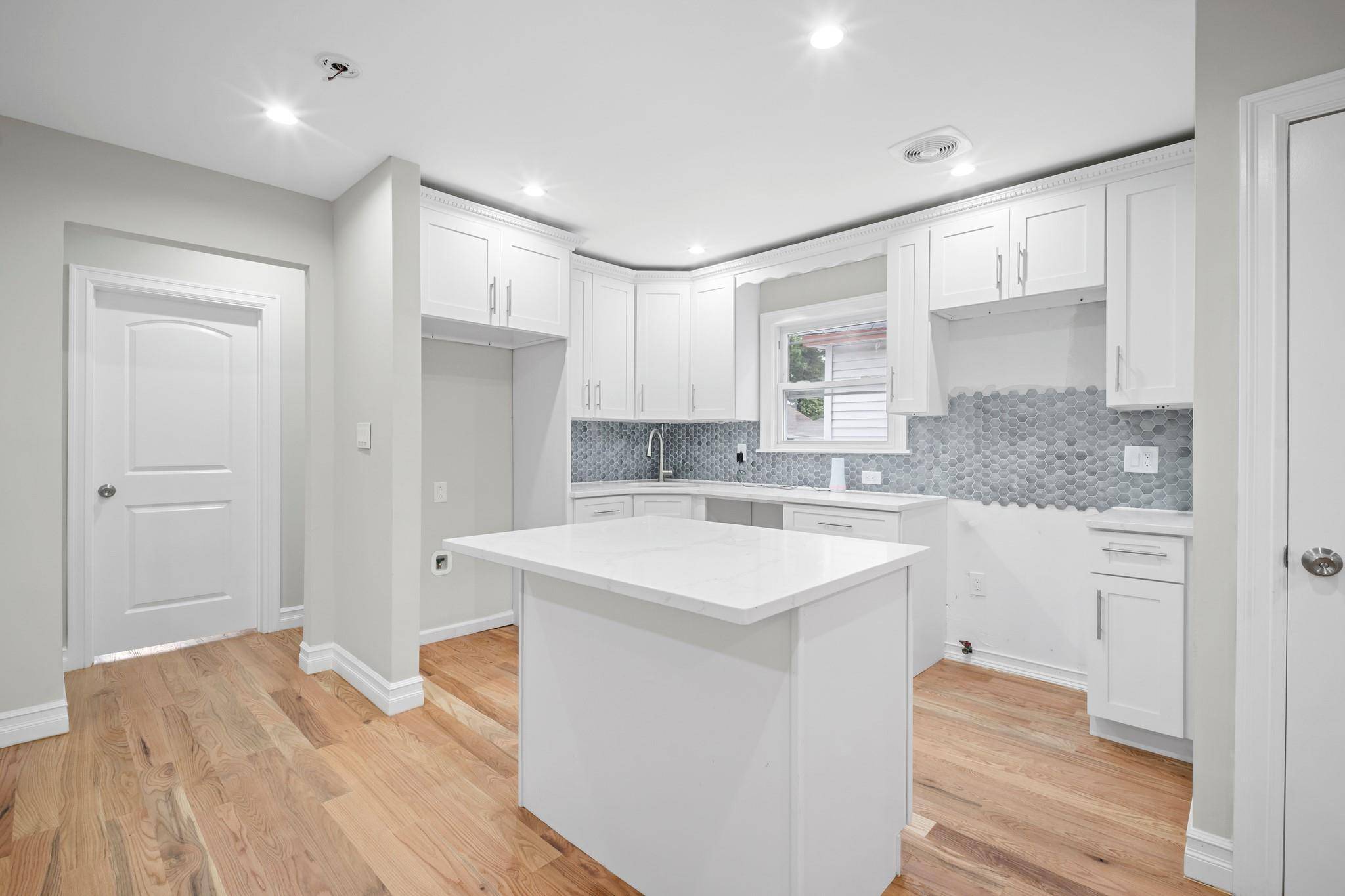 Queens Village, NY 11429,11028 213th ST