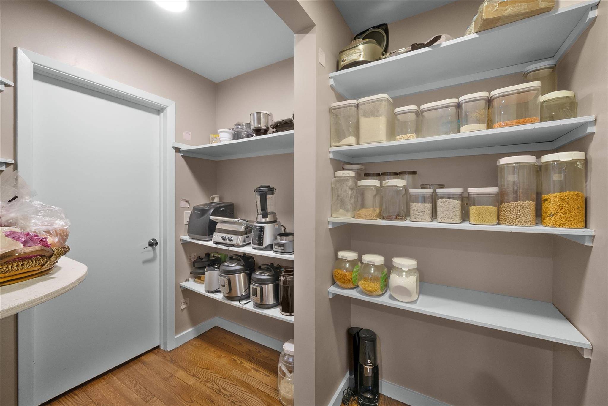 Scarsdale, NY 10583,6 Ogden RD