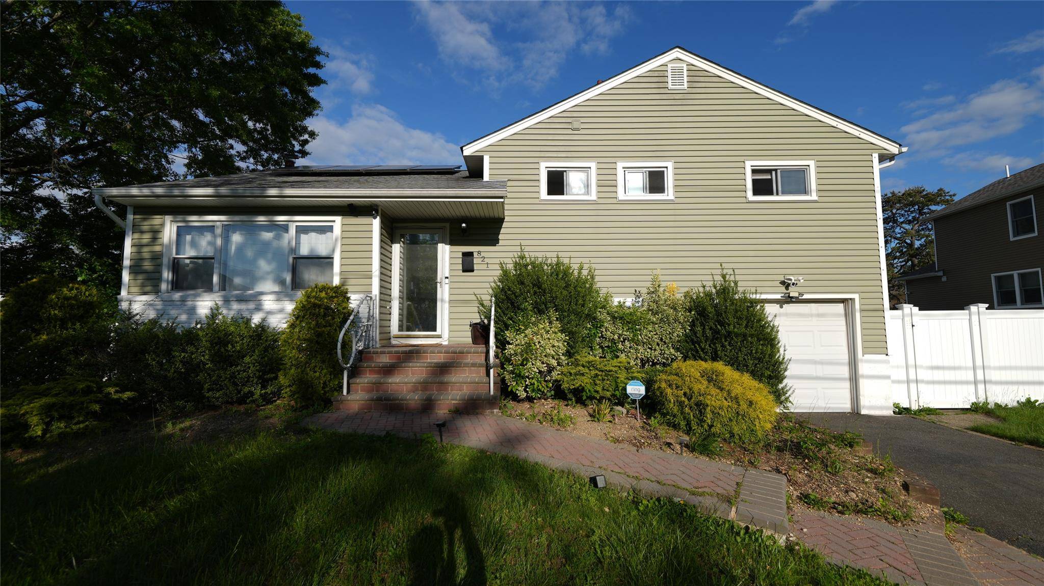 North Bellmore, NY 11710,821 VIRGINIA AVE