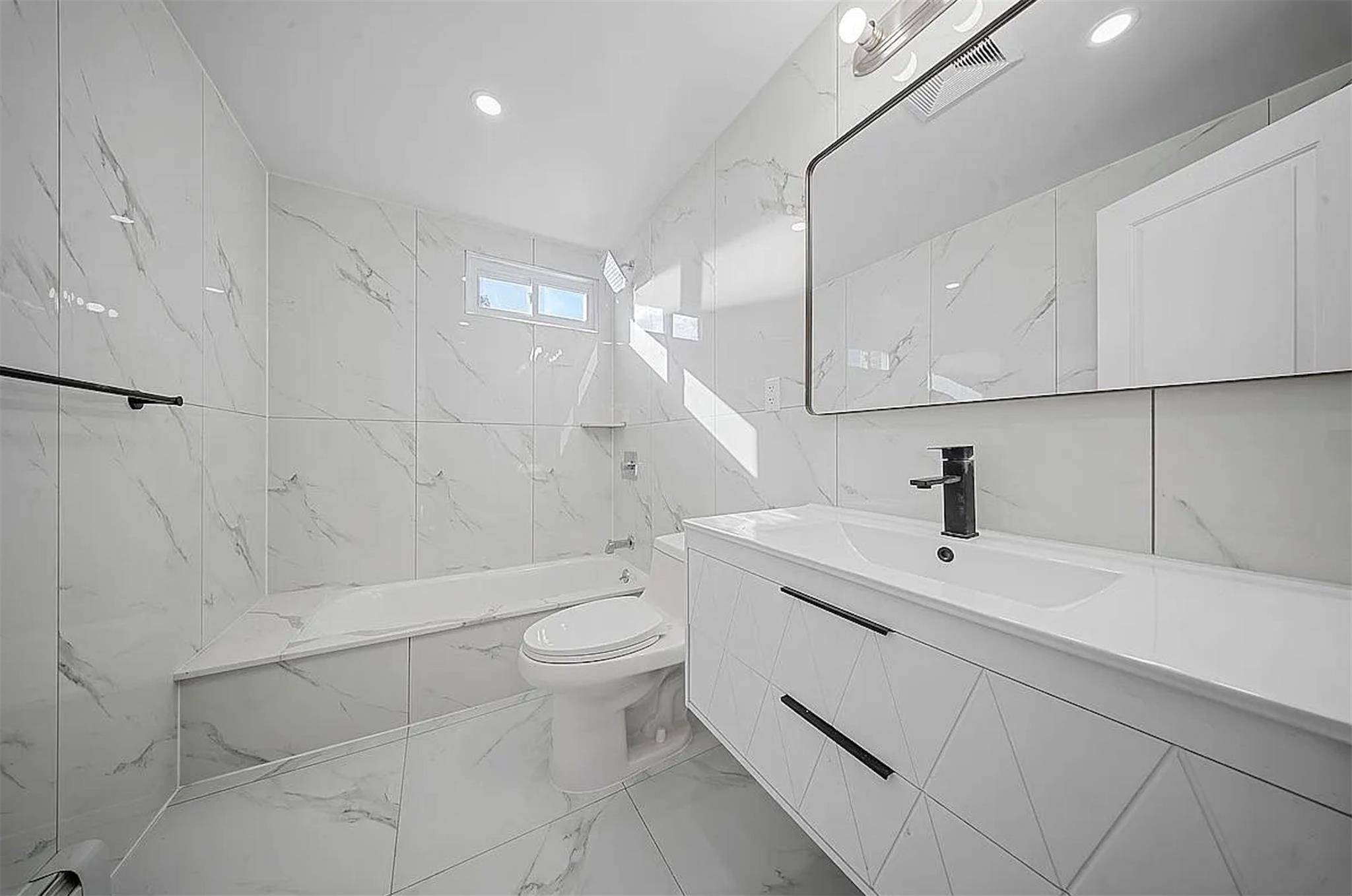 Jamaica, NY 11434,17006 Foch BLVD #2