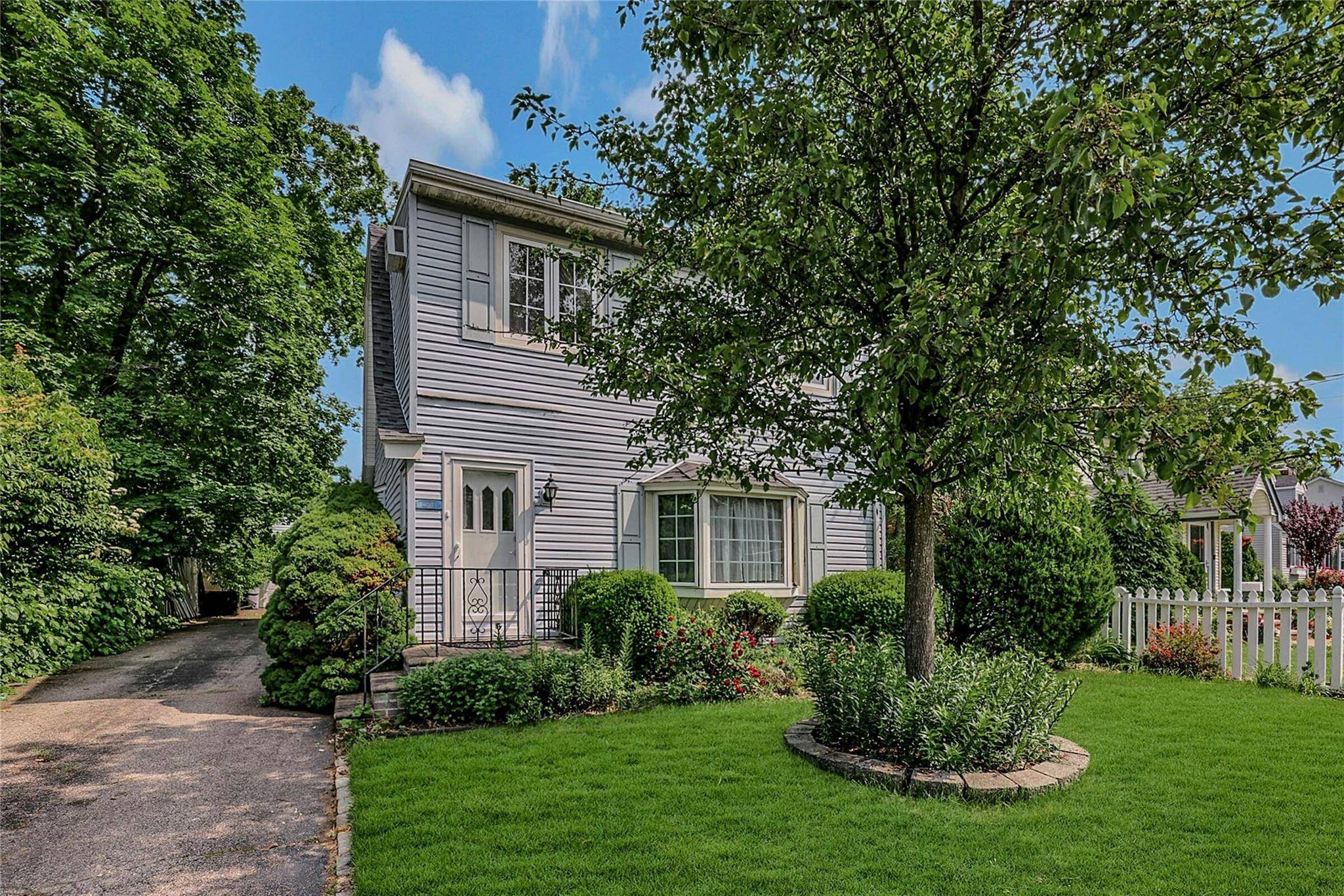 Syosset, NY 11791,20 Baylis PL