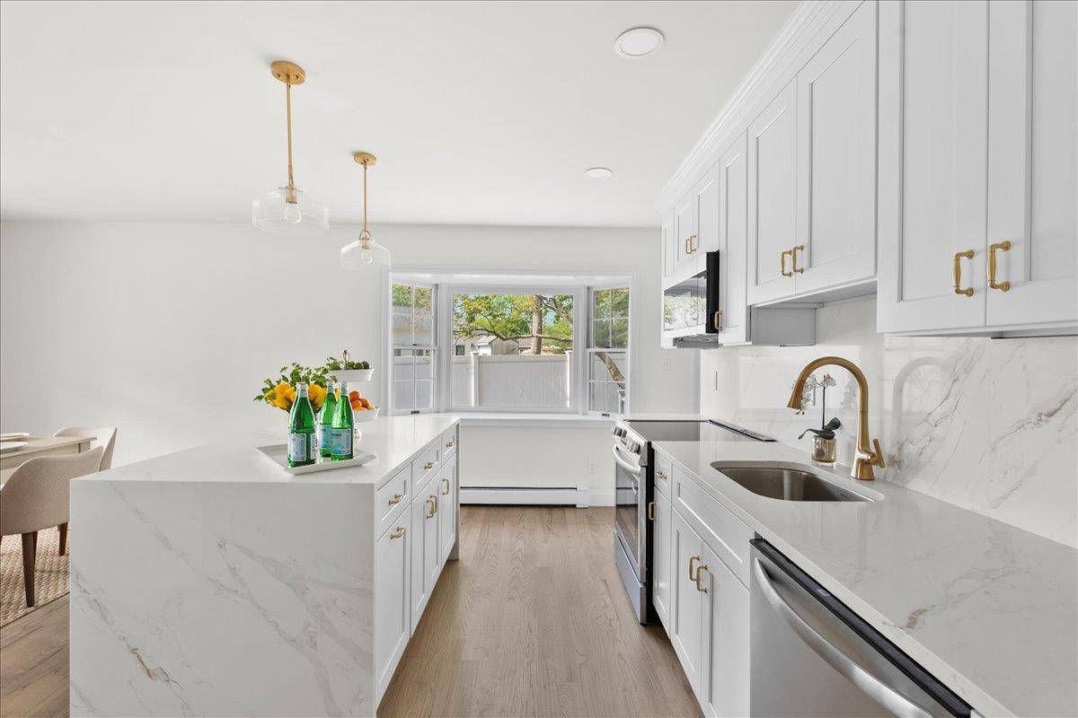 Sayville, NY 11782,88 Budenos DR