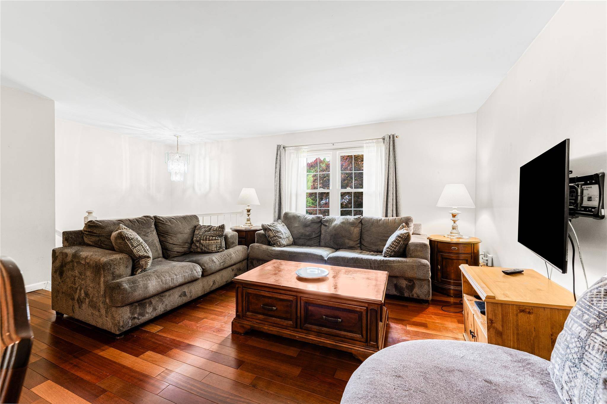 Poughkeepsie, NY 12601,23 Hawkins ST