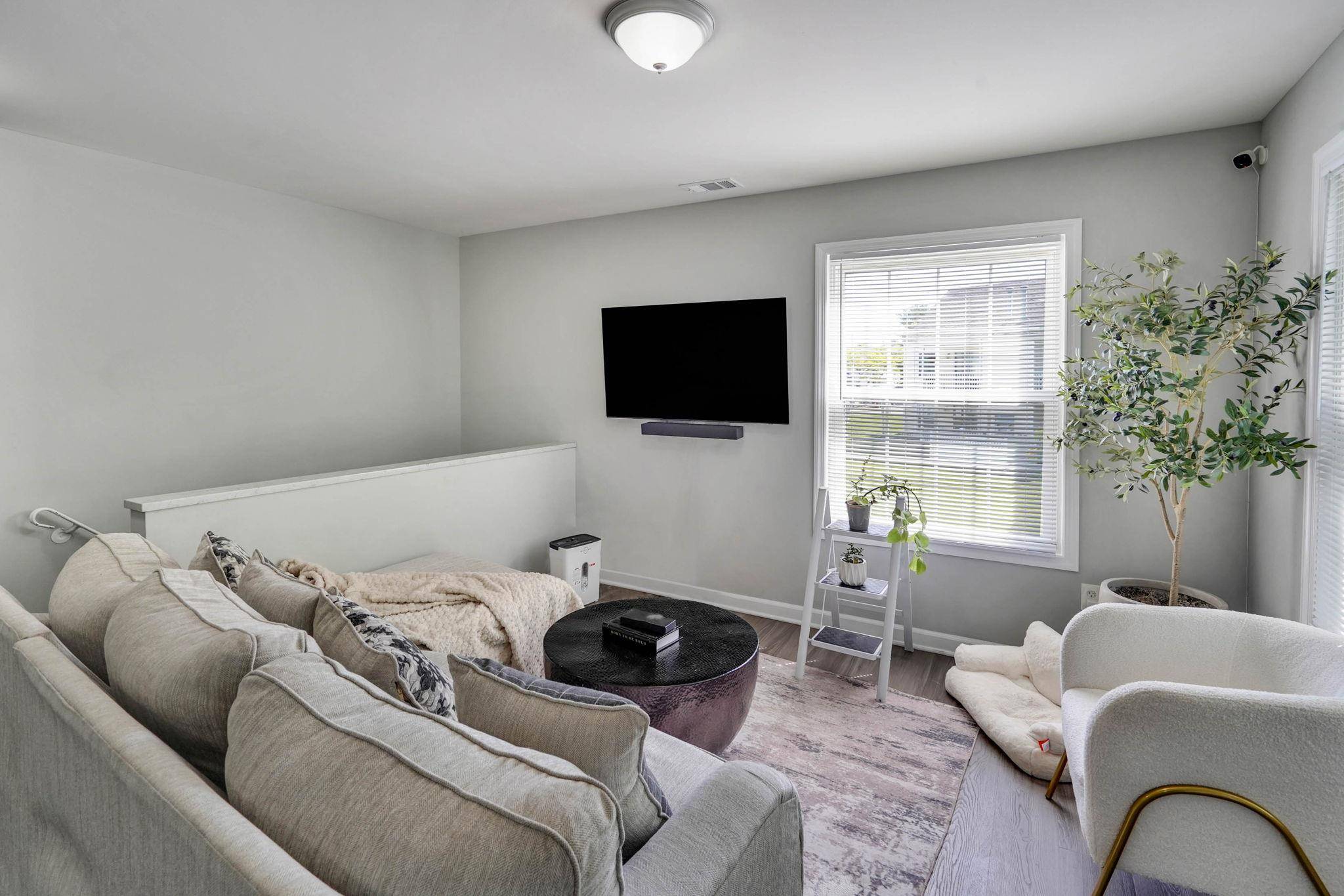 Middle Island, NY 11953,120 Fairview CIR #120