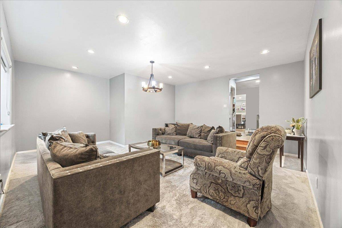 Woodmere, NY 11598,1127 Fordham LN