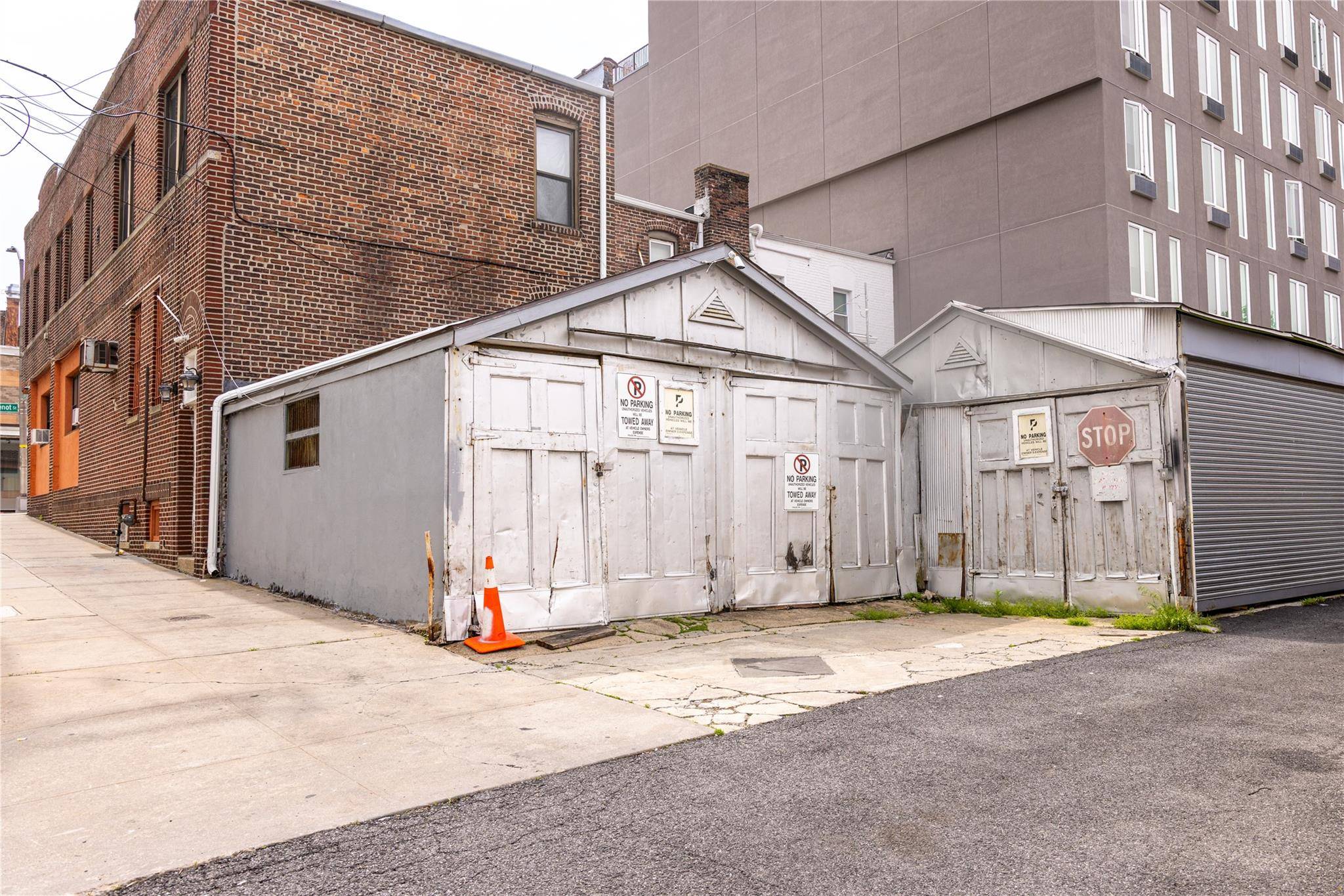New Rochelle, NY 10801,375 Huguenot ST