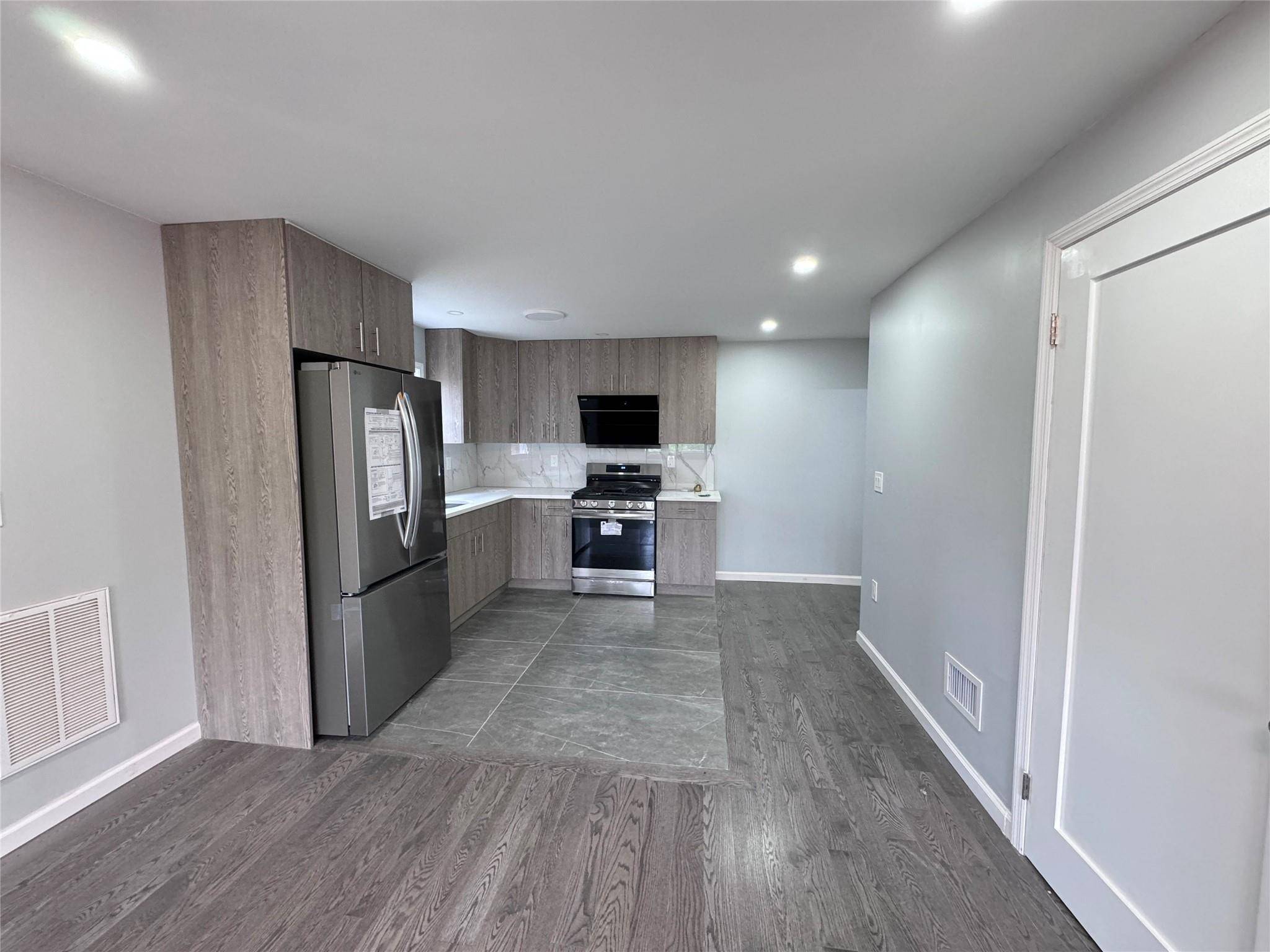 Whitestone, NY 11357,145-39 20th AVE #1 FL