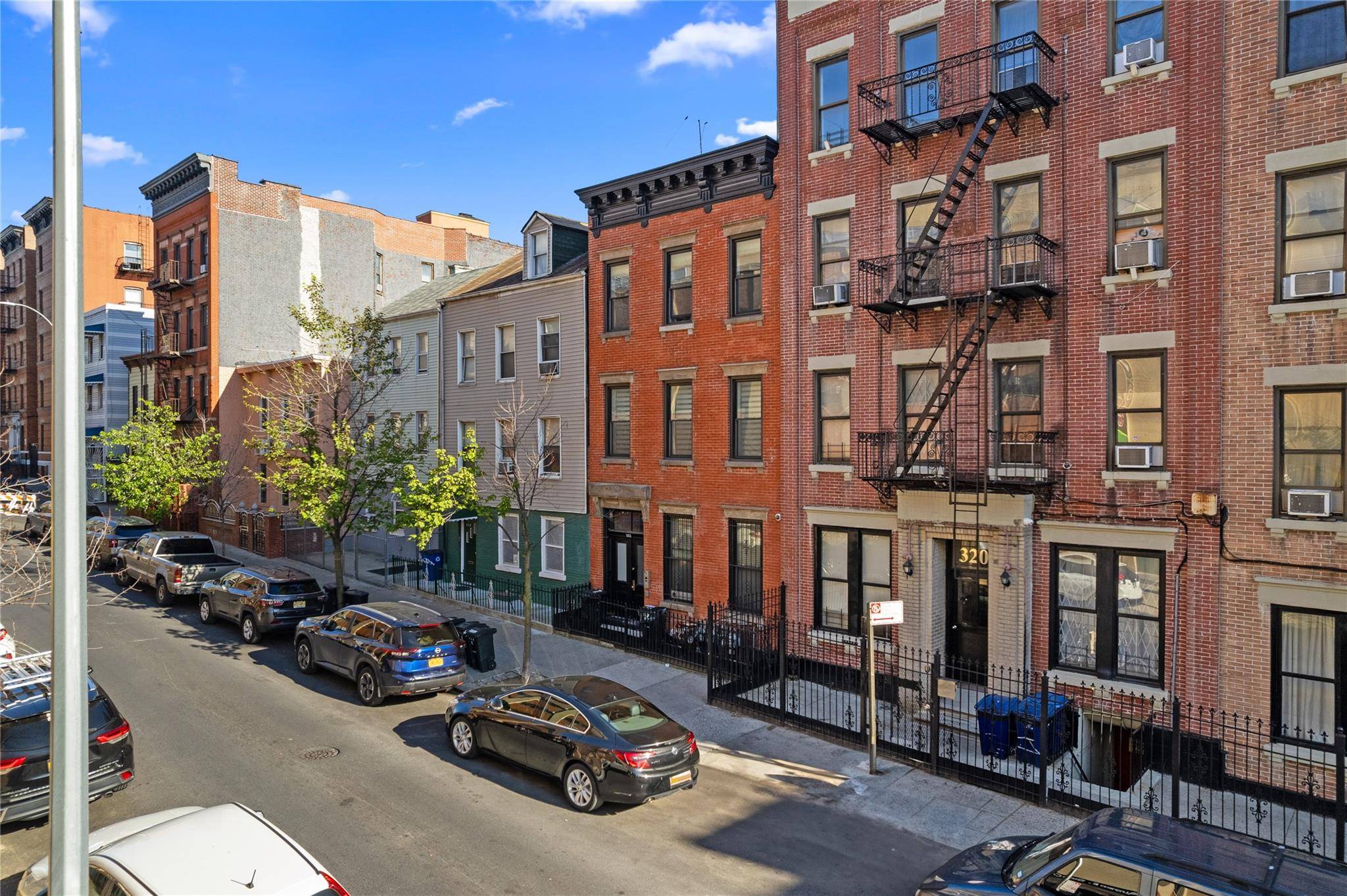Bronx, NY 10451,322 E 151st ST