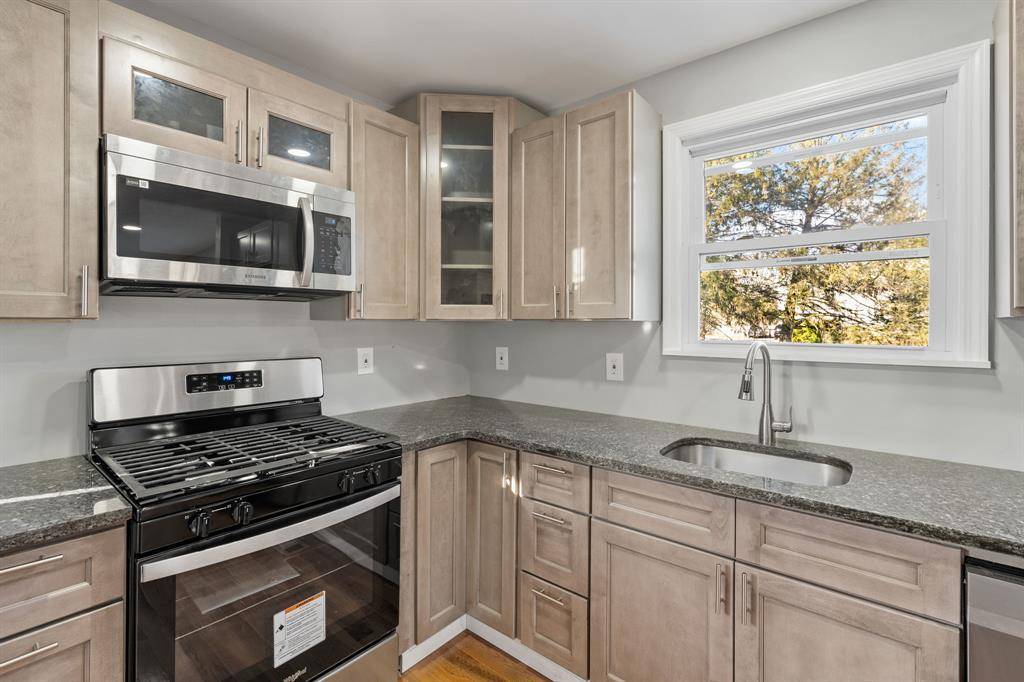 Maybrook, NY 12543,945 Homestead AVE