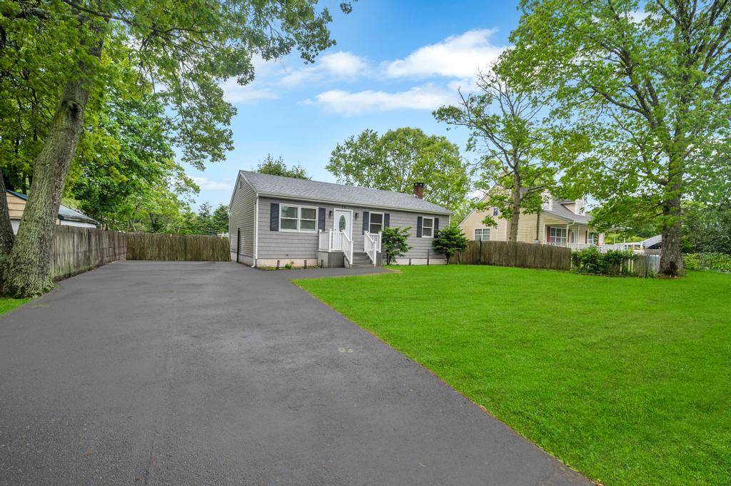 Shirley, NY 11967,36 Flintlock DR