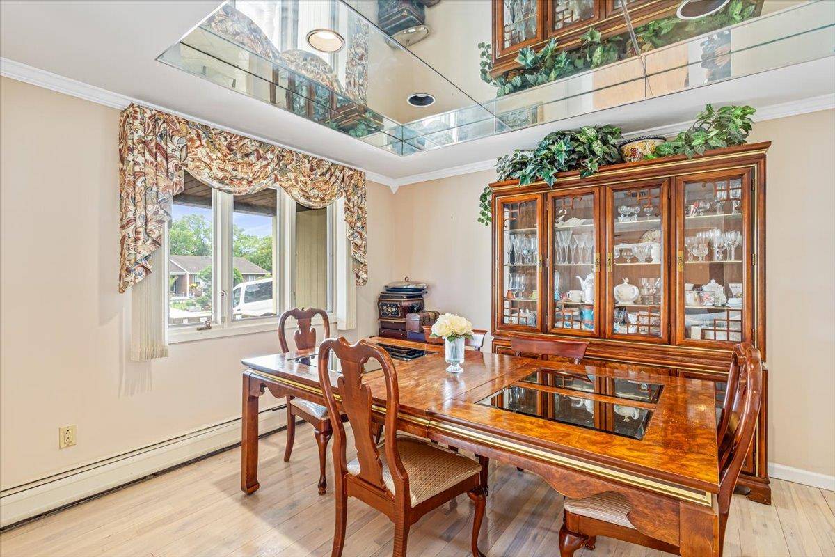 Dix Hills, NY 11746,48 Fairfield DR
