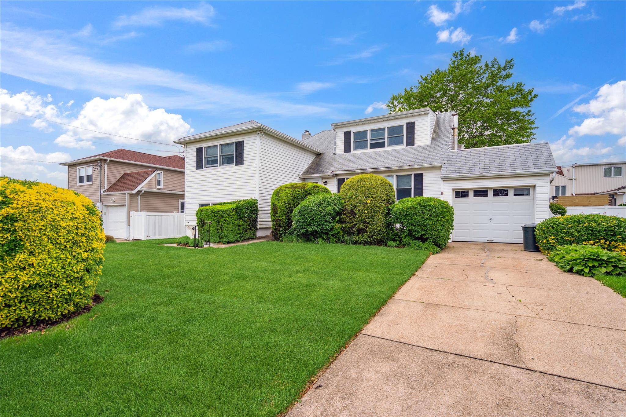 Island Park, NY 11558,227 Lincoln AVE