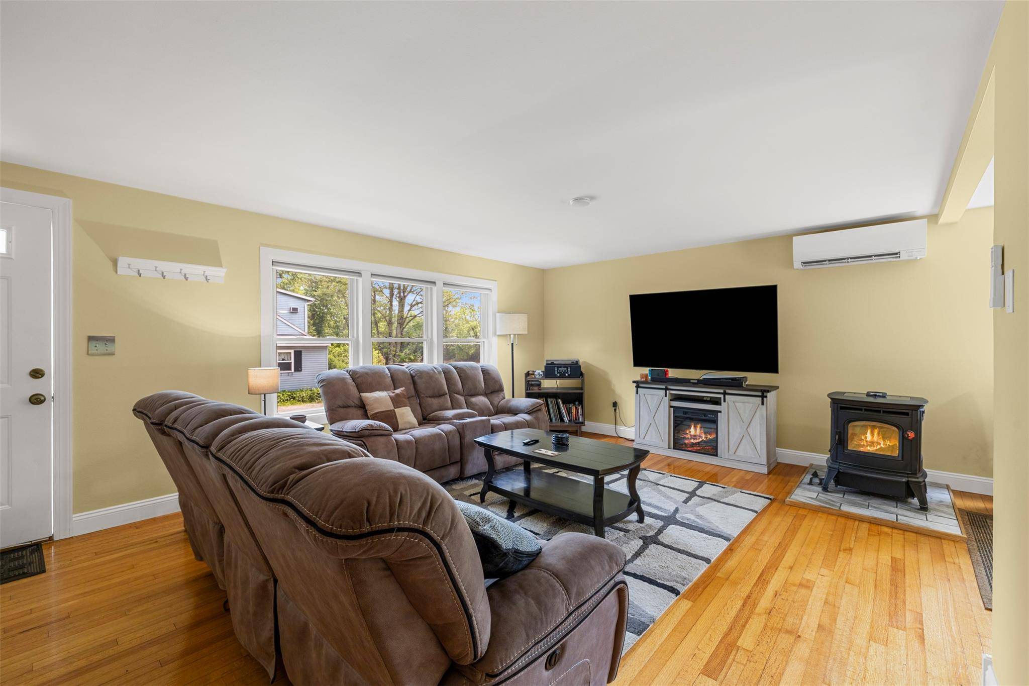 New Paltz, NY 12561,10 Dogwood LN
