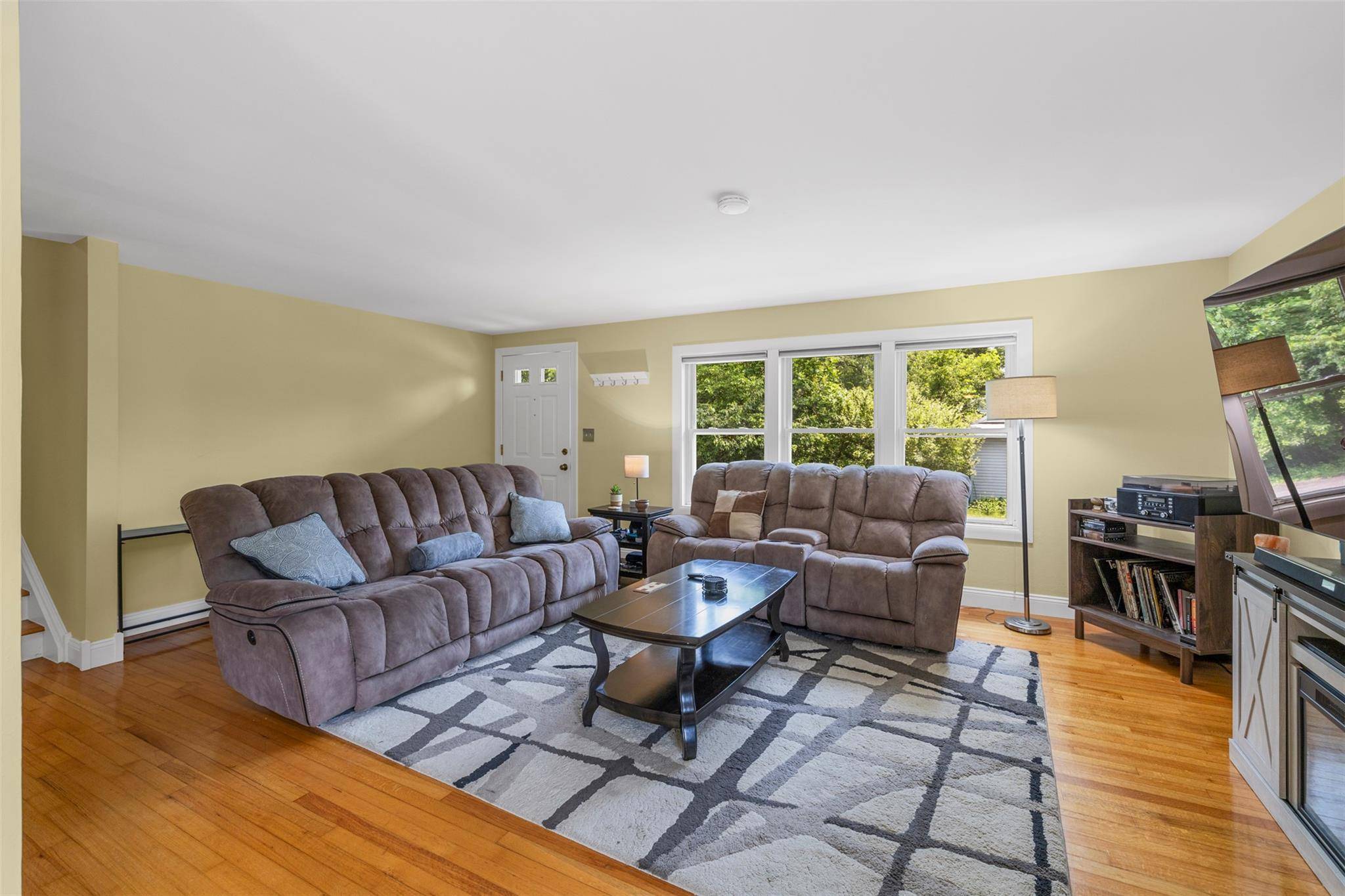 New Paltz, NY 12561,10 Dogwood LN