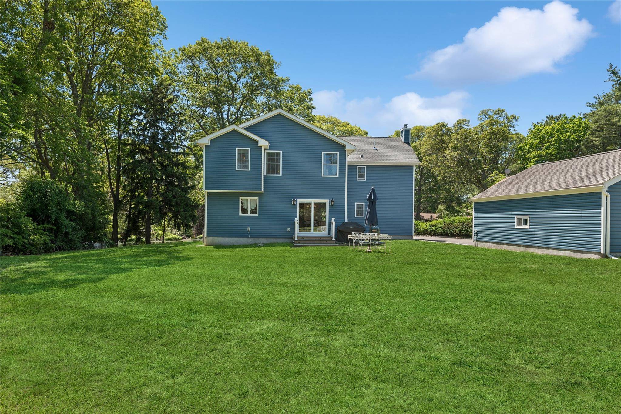 Smithtown, NY 11787,206 Brooksite DR