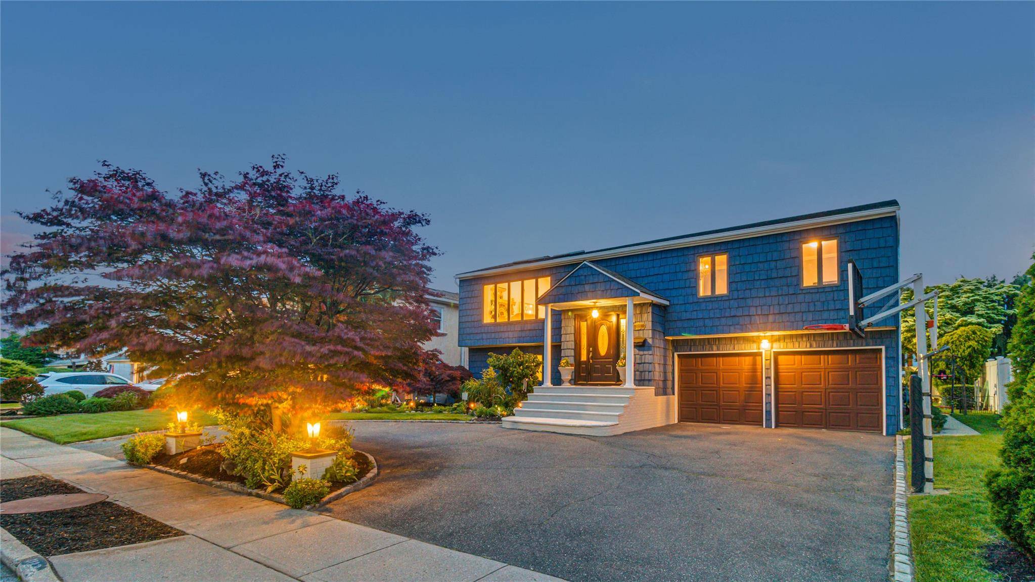 Bellmore, NY 11710,3123 Lydia LN