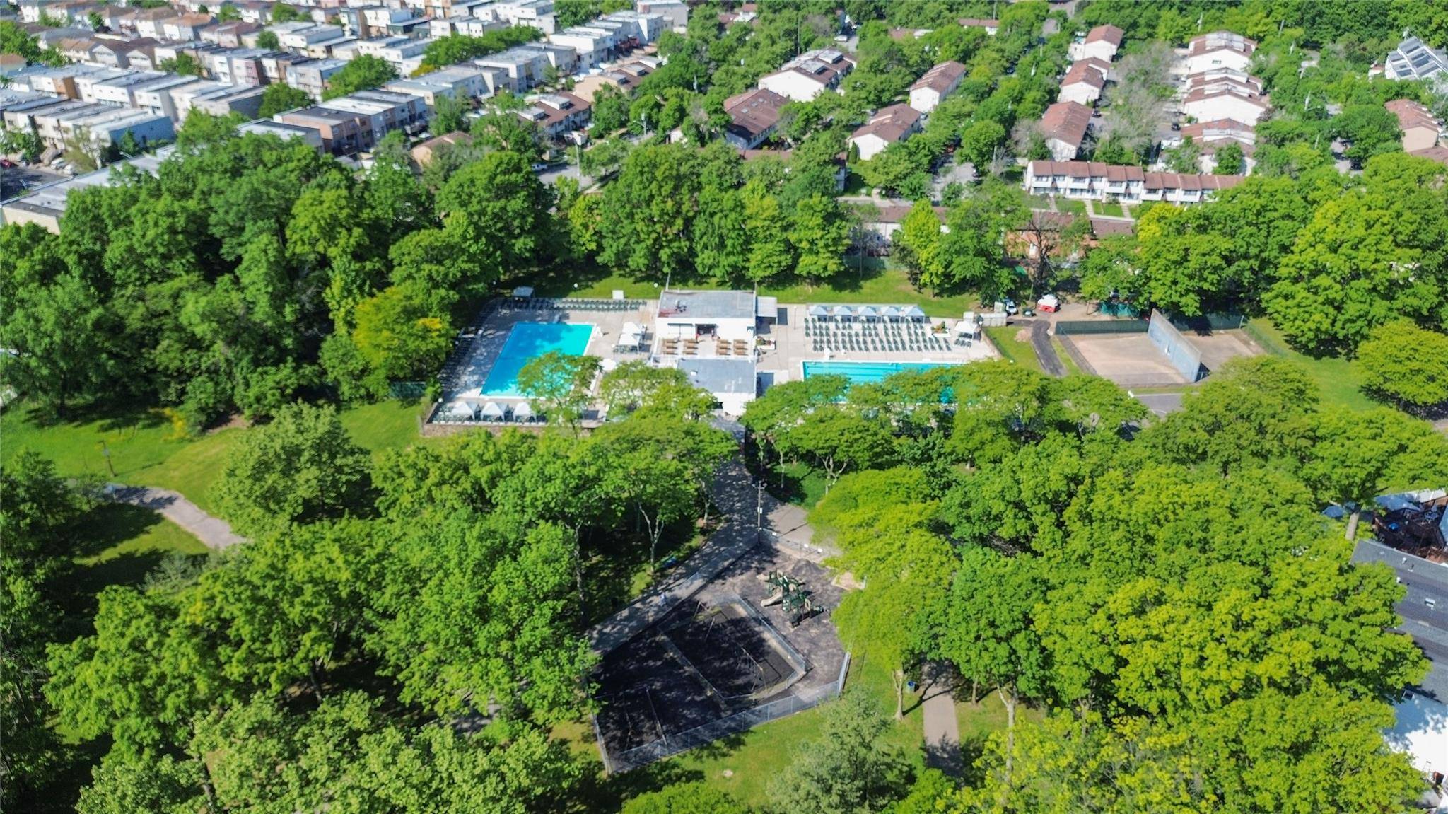 Staten Island, NY 10312,203 Dover GN