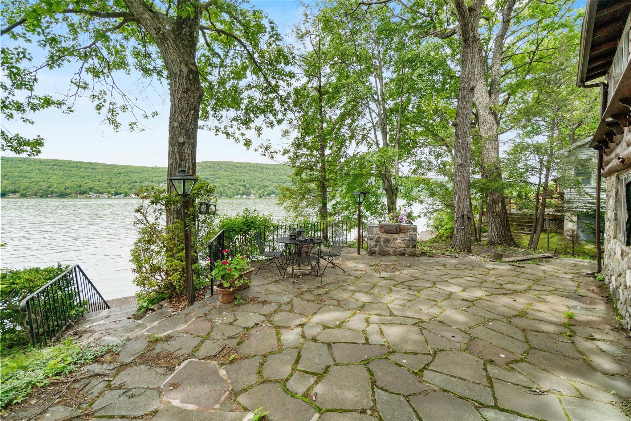 Greenwood Lake, NY 10925,45 Woods RD