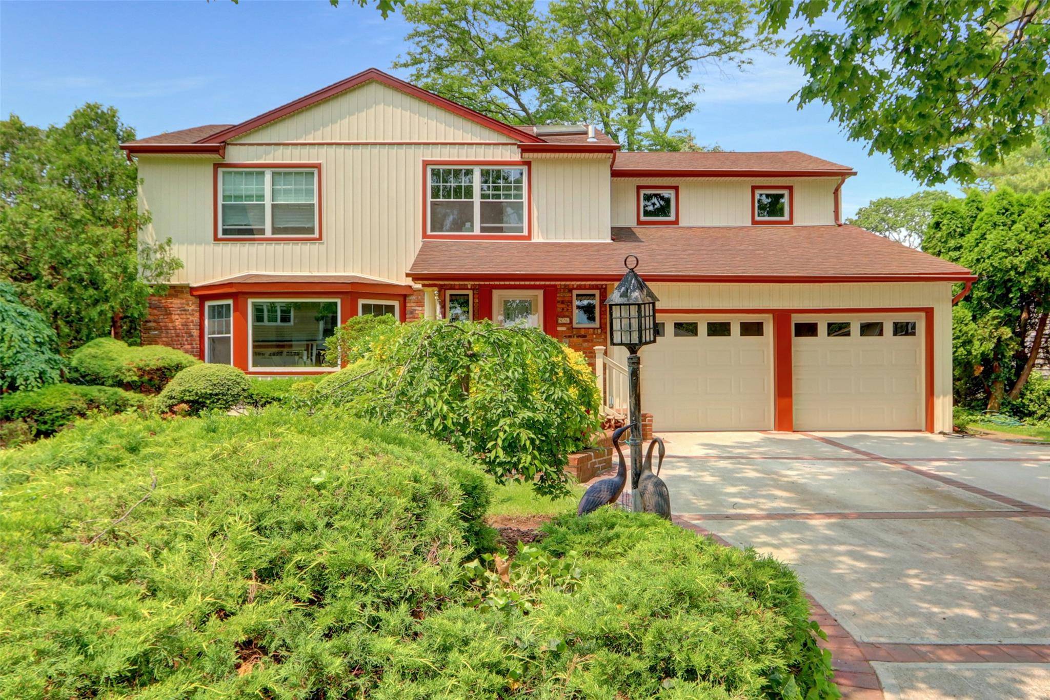 Manhasset Hills, NY 11040,86 Country Village LN