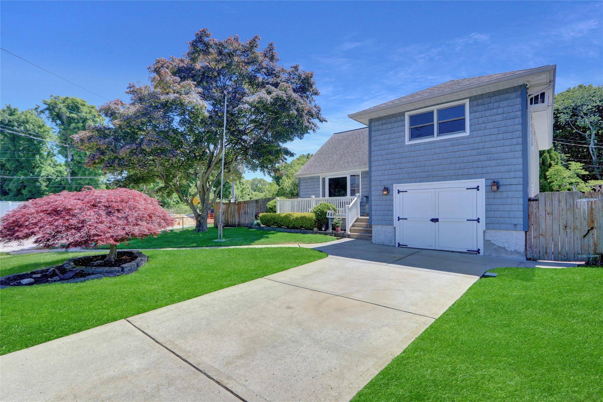 Bethpage, NY 11714,71 Elizabeth DR