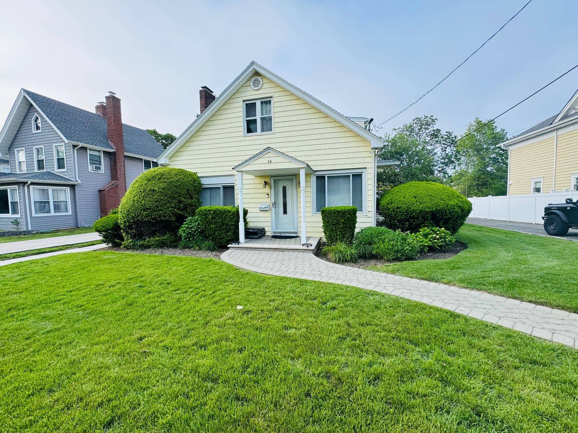 Woodmere, NY 11598,28 Brower AVE