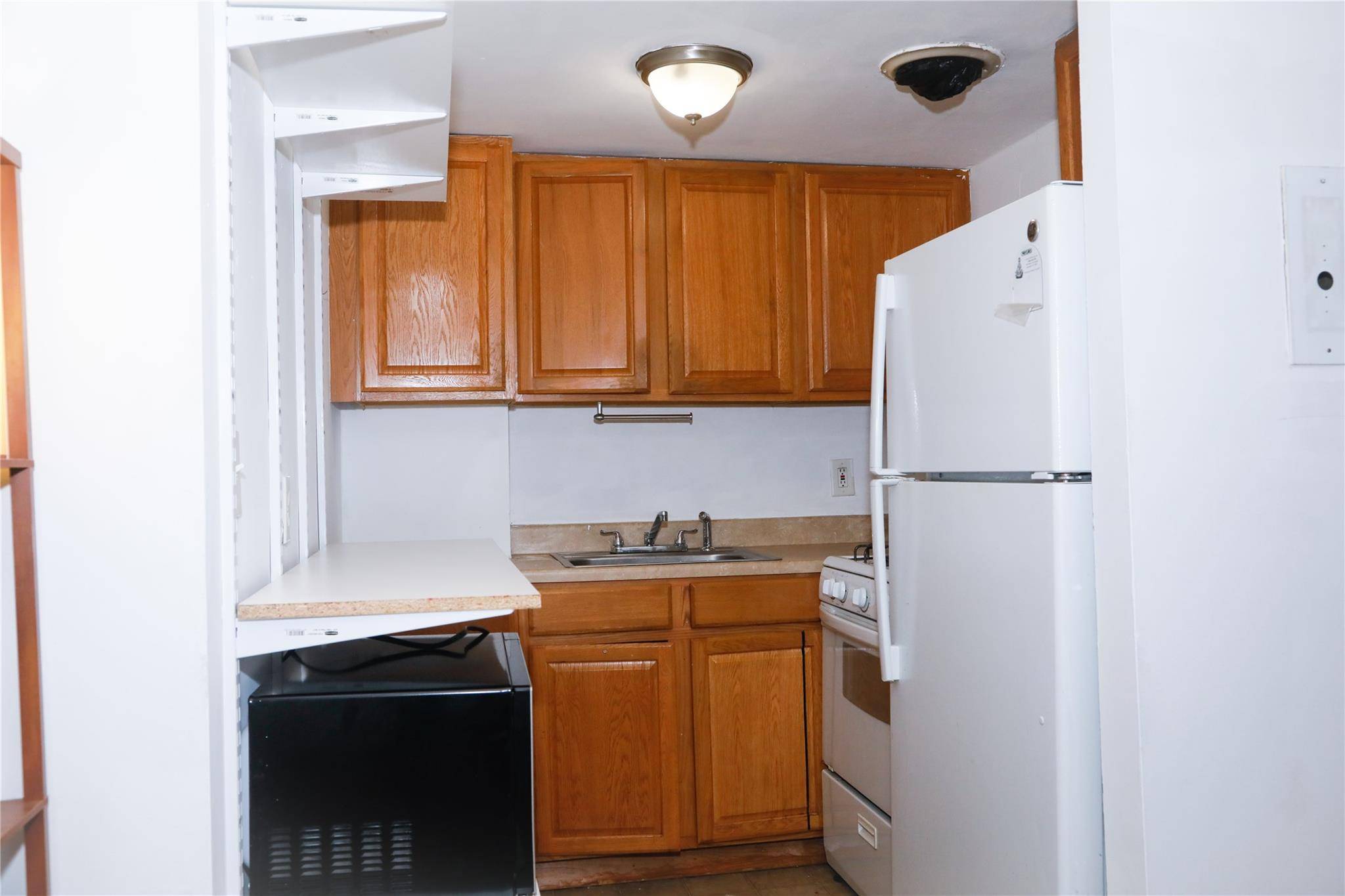Freeport, NY 11520,100 Randall AVE #4J