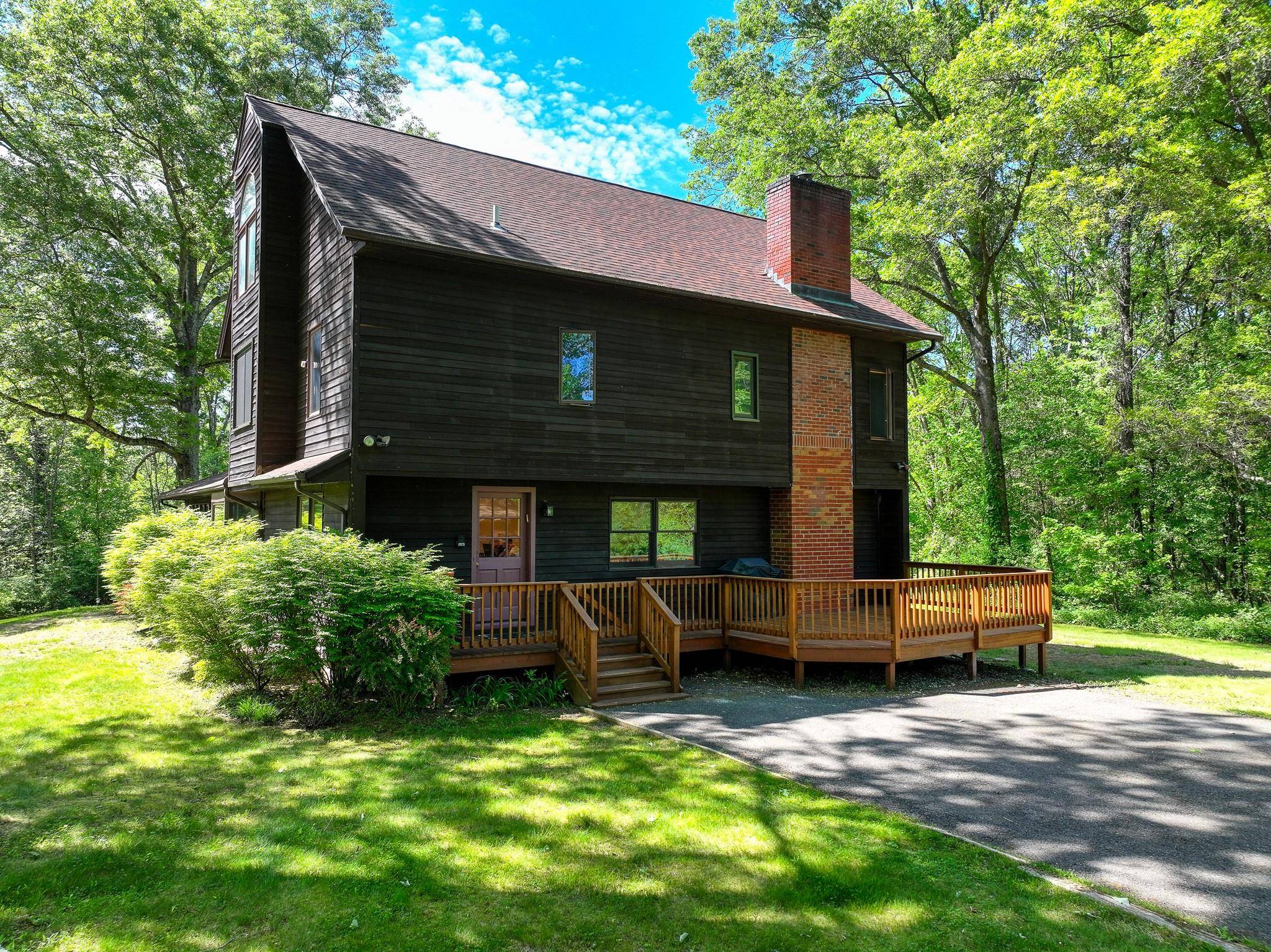 New Paltz, NY 12528,7 Elliotts LN