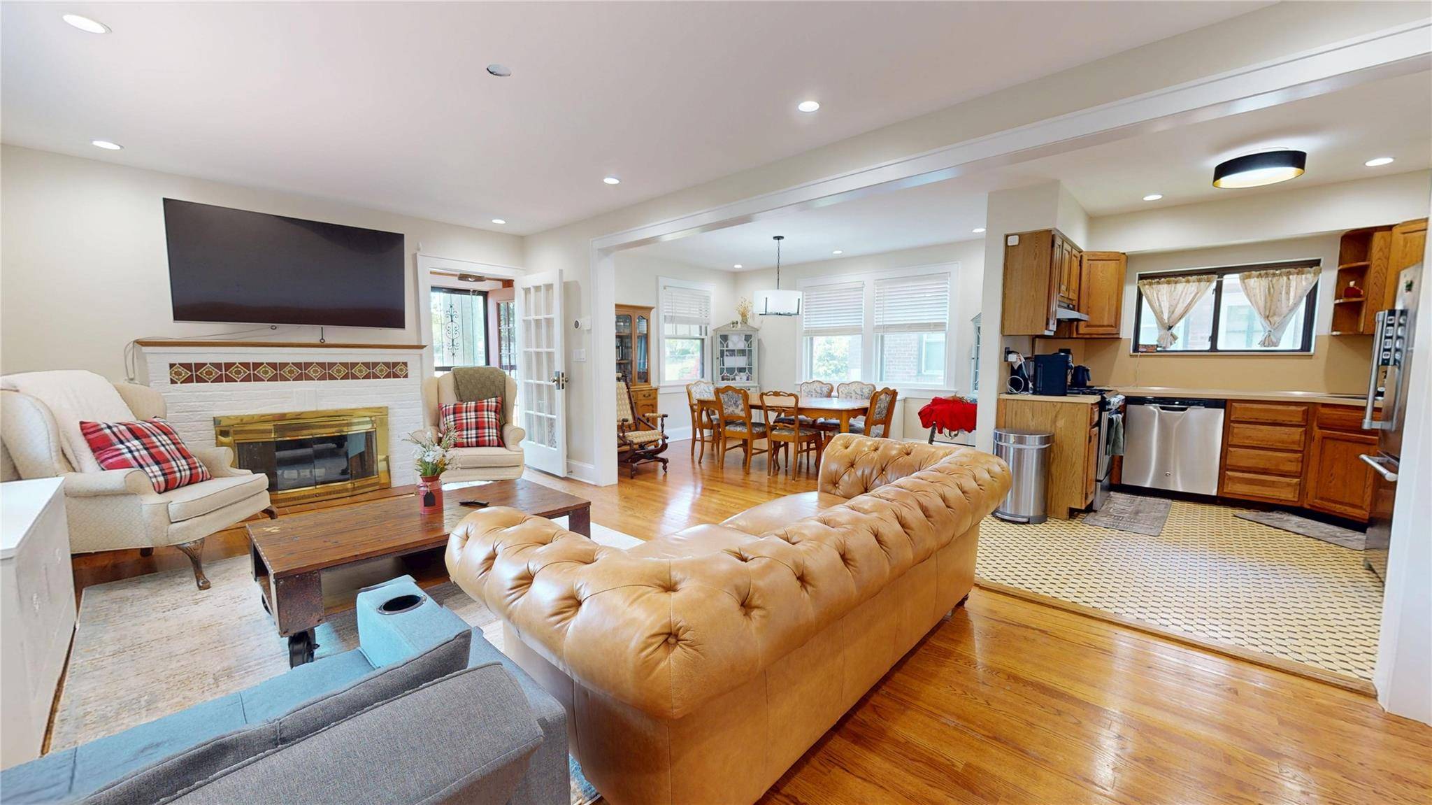 Malverne, NY 11565,185 Wicks LN