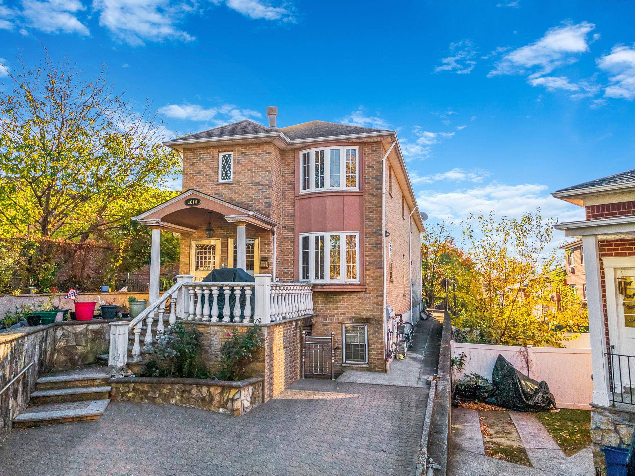 Whitestone, NY 11357,18-14 157th ST