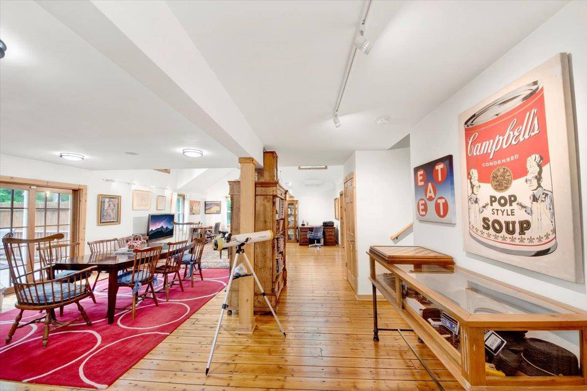 Katonah, NY 10536,161 Goldens Bridge RD