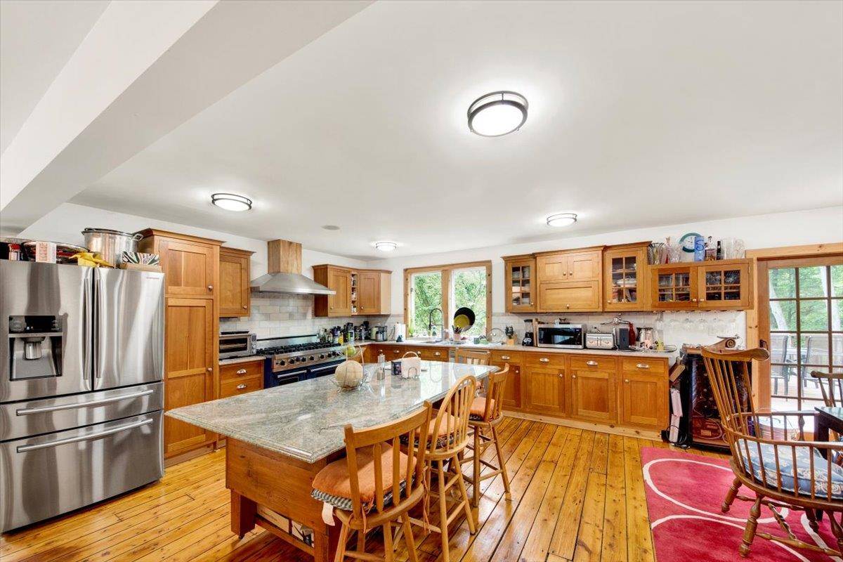 Katonah, NY 10536,161 Goldens Bridge RD