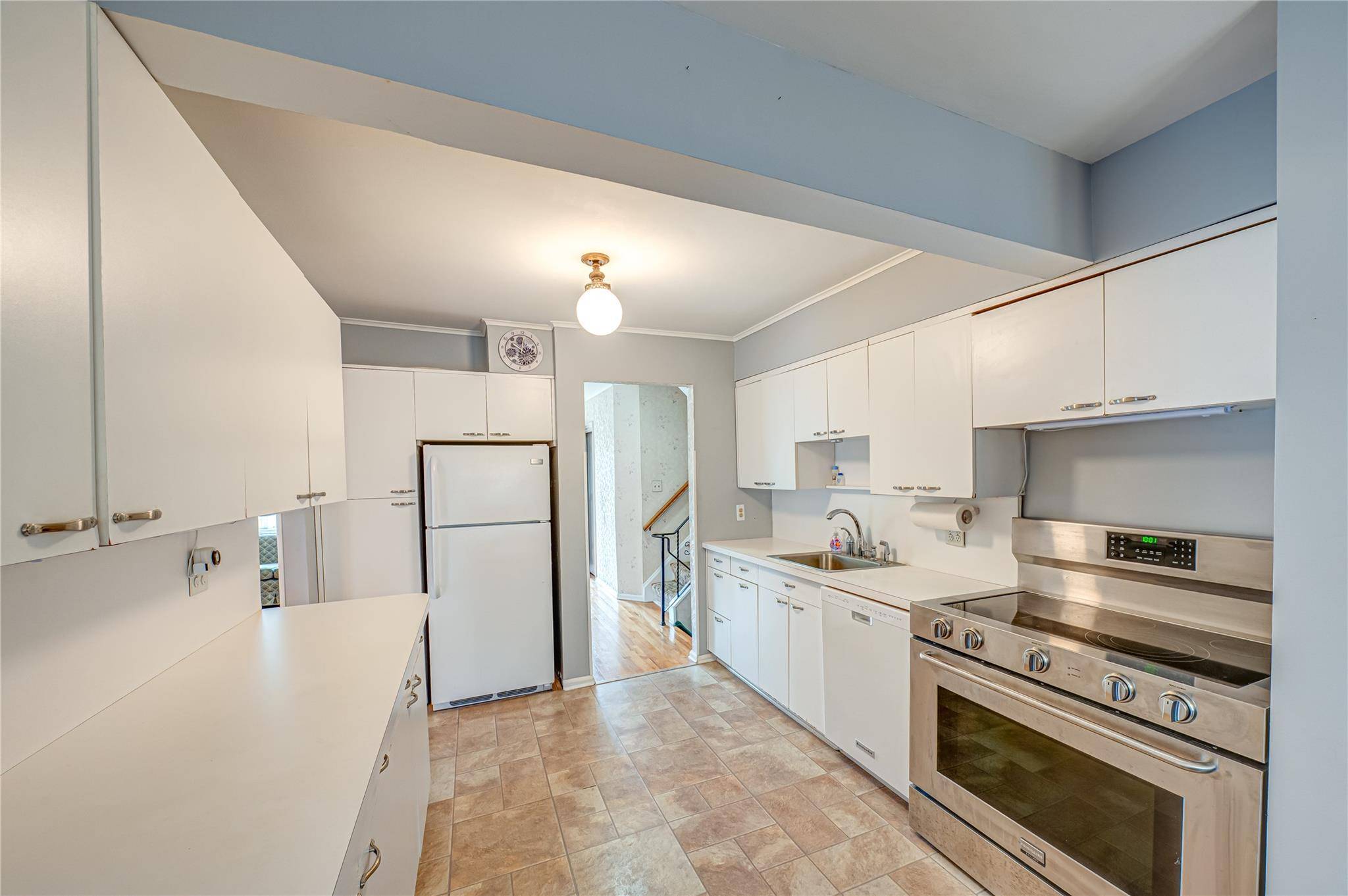 Hicksville, NY 11801,28 Chance ST