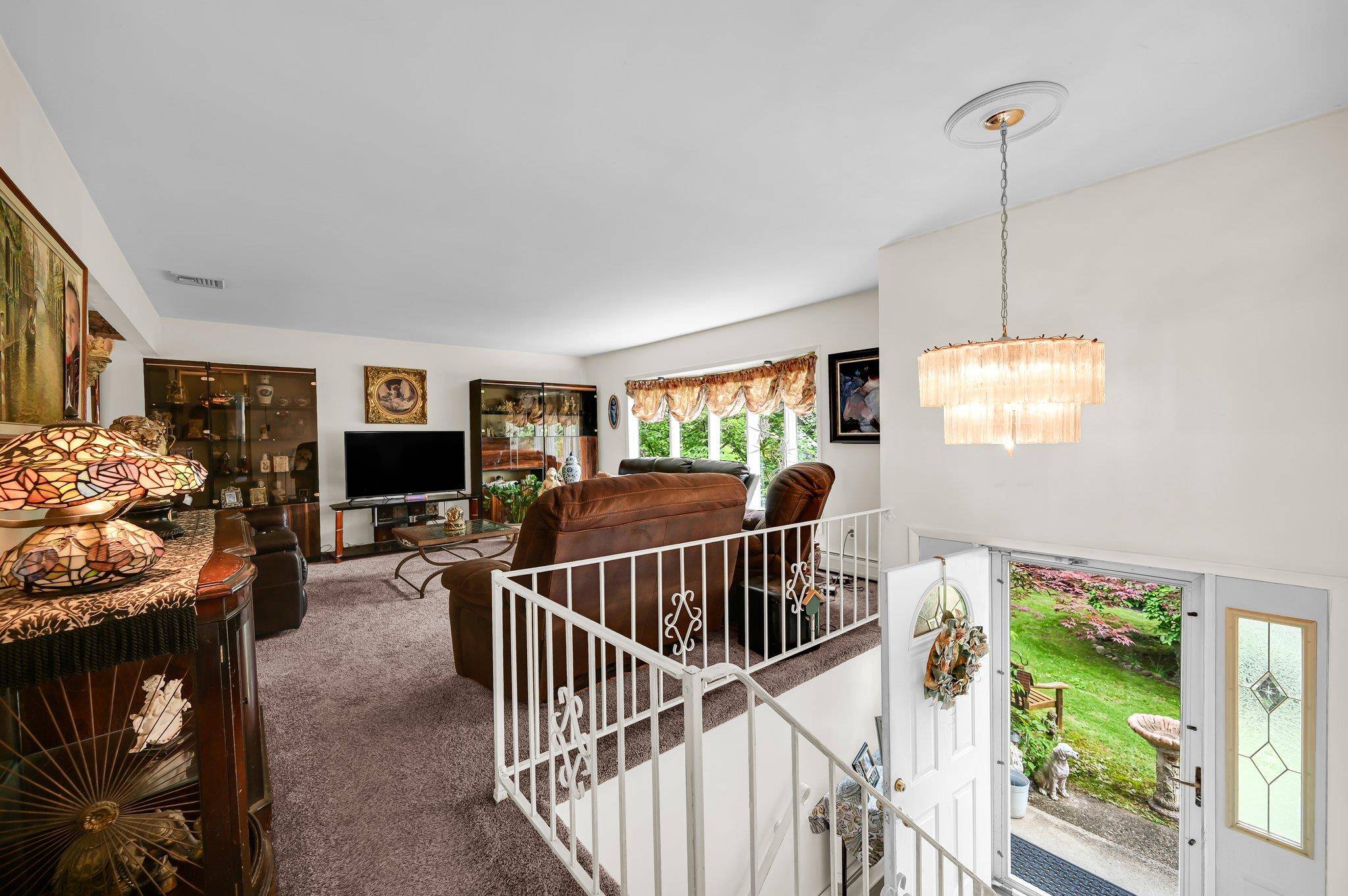 West Nyack, NY 10994,10 Catawba DR
