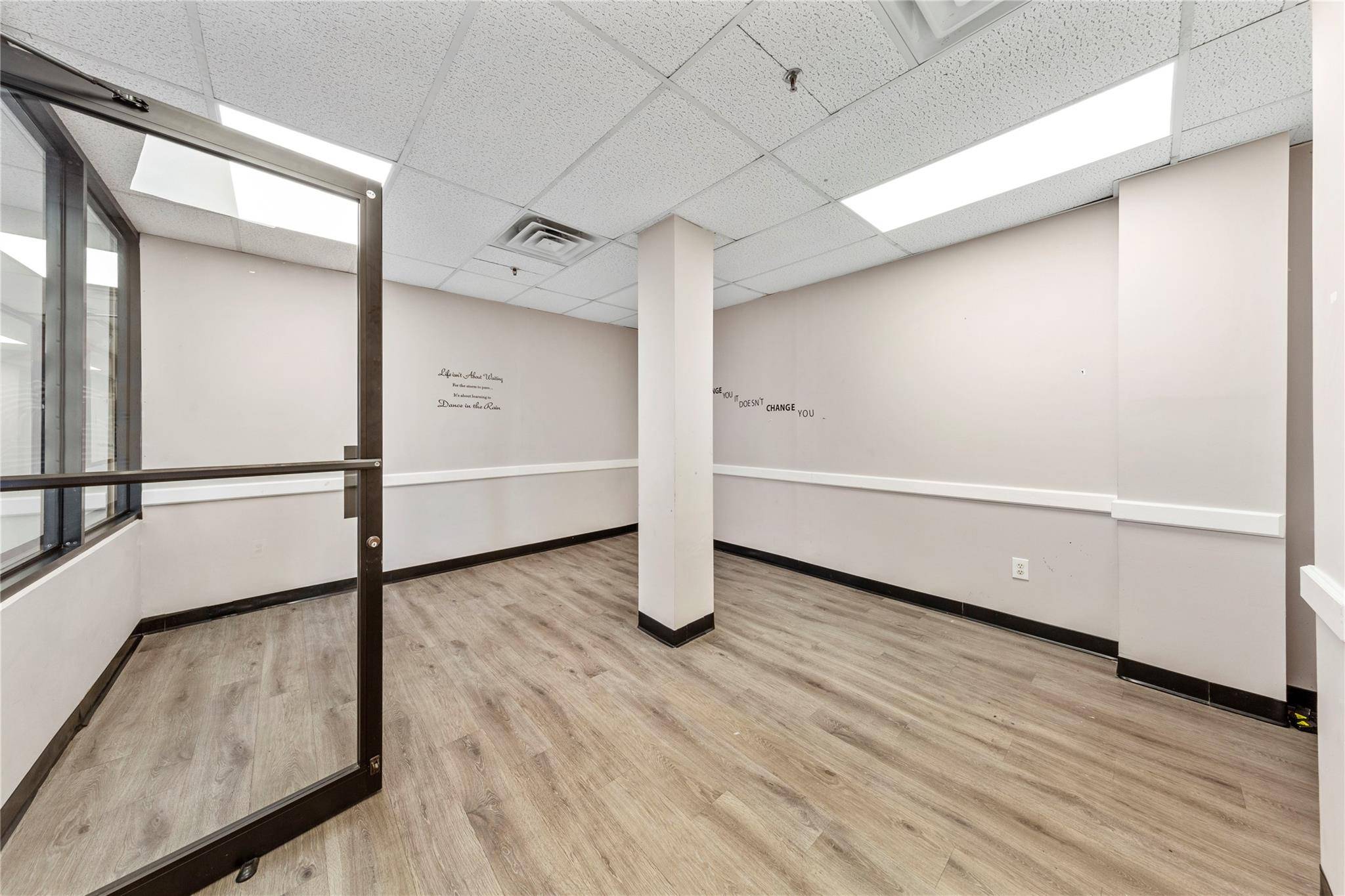 Jackson Heights, NY 11372,37-20 74th ST #3 Fl