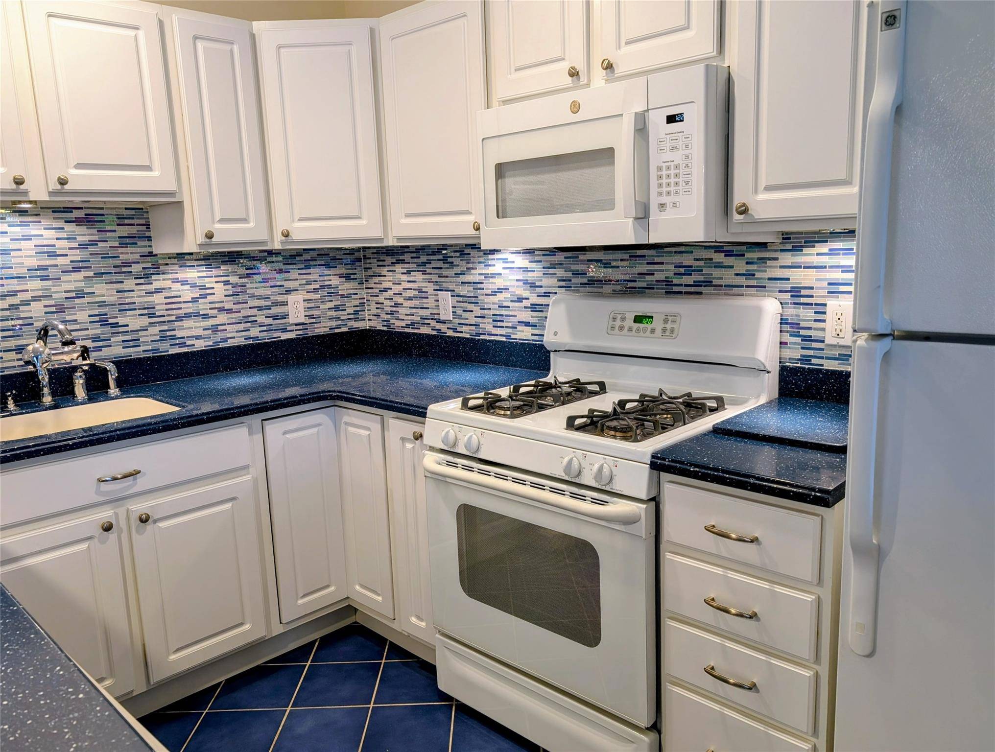 Melville, NY 11747,118 Morley CIR
