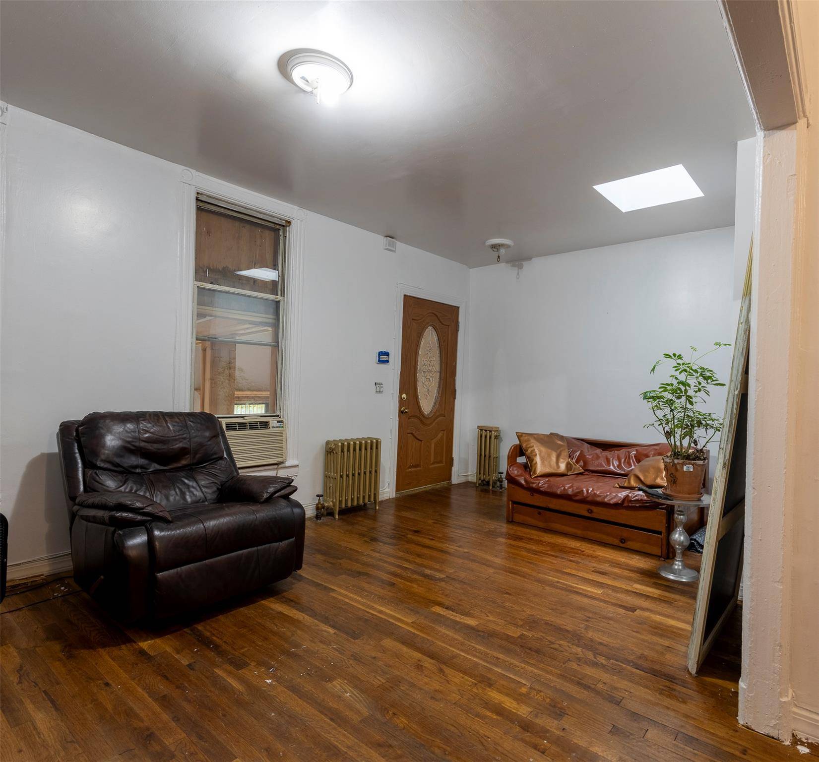 Brooklyn, NY 11208,469 Montauk AVE