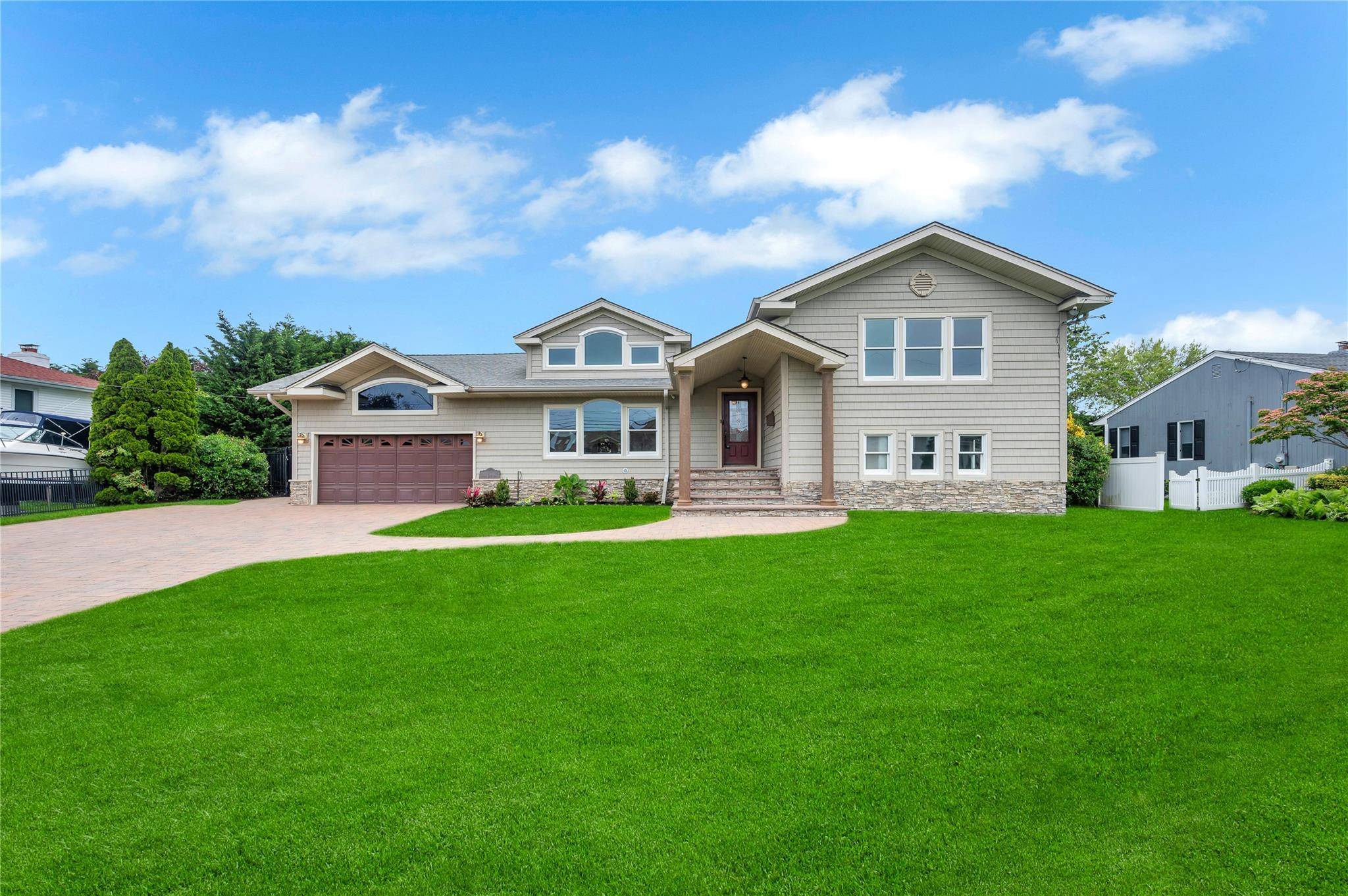 Massapequa, NY 11758,61 Riviera DR