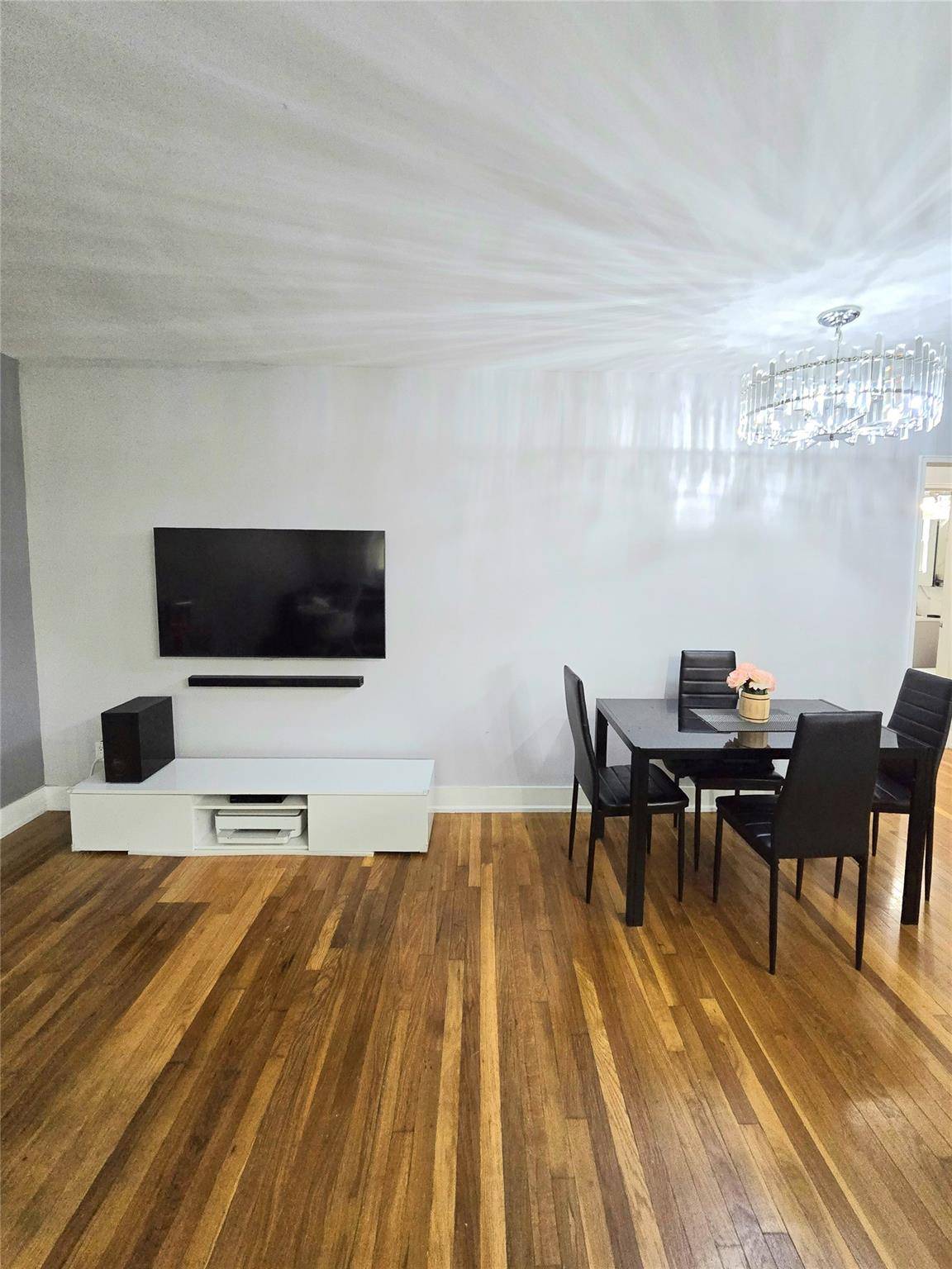 Howard Beach, NY 11414,89-25 Shore Pkwy #1L