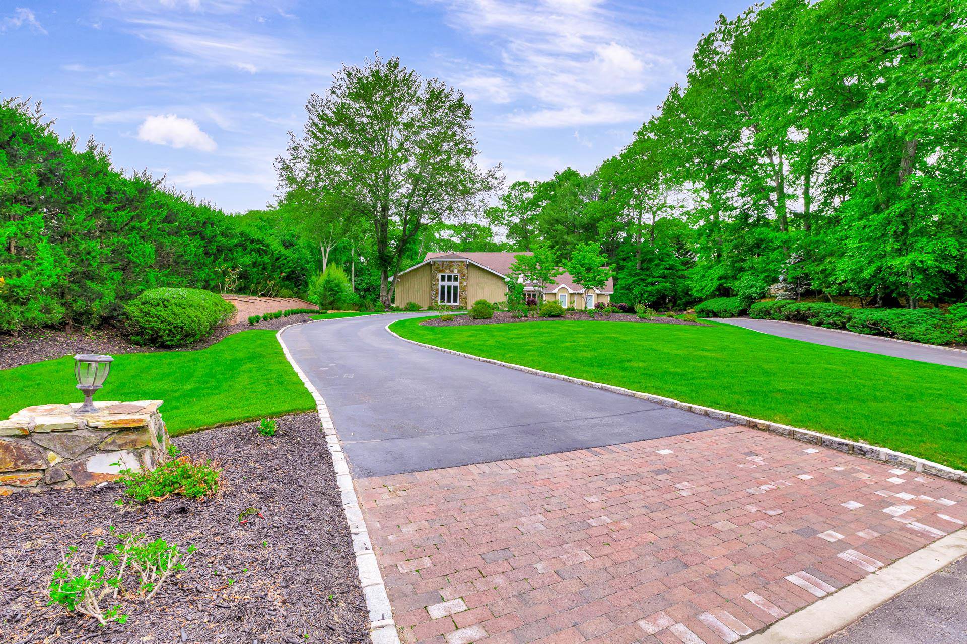 Smithtown, NY 11787,11 Wandering WAY