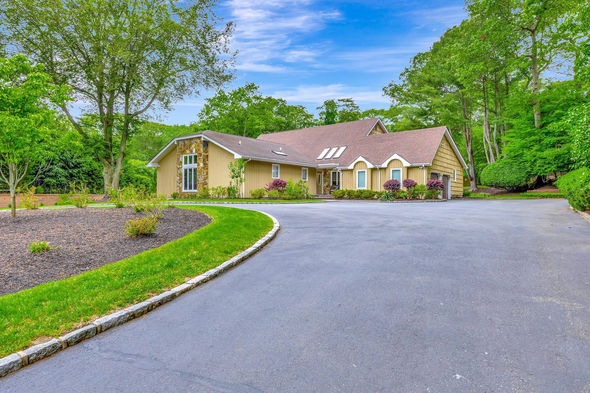 Smithtown, NY 11787,11 Wandering WAY