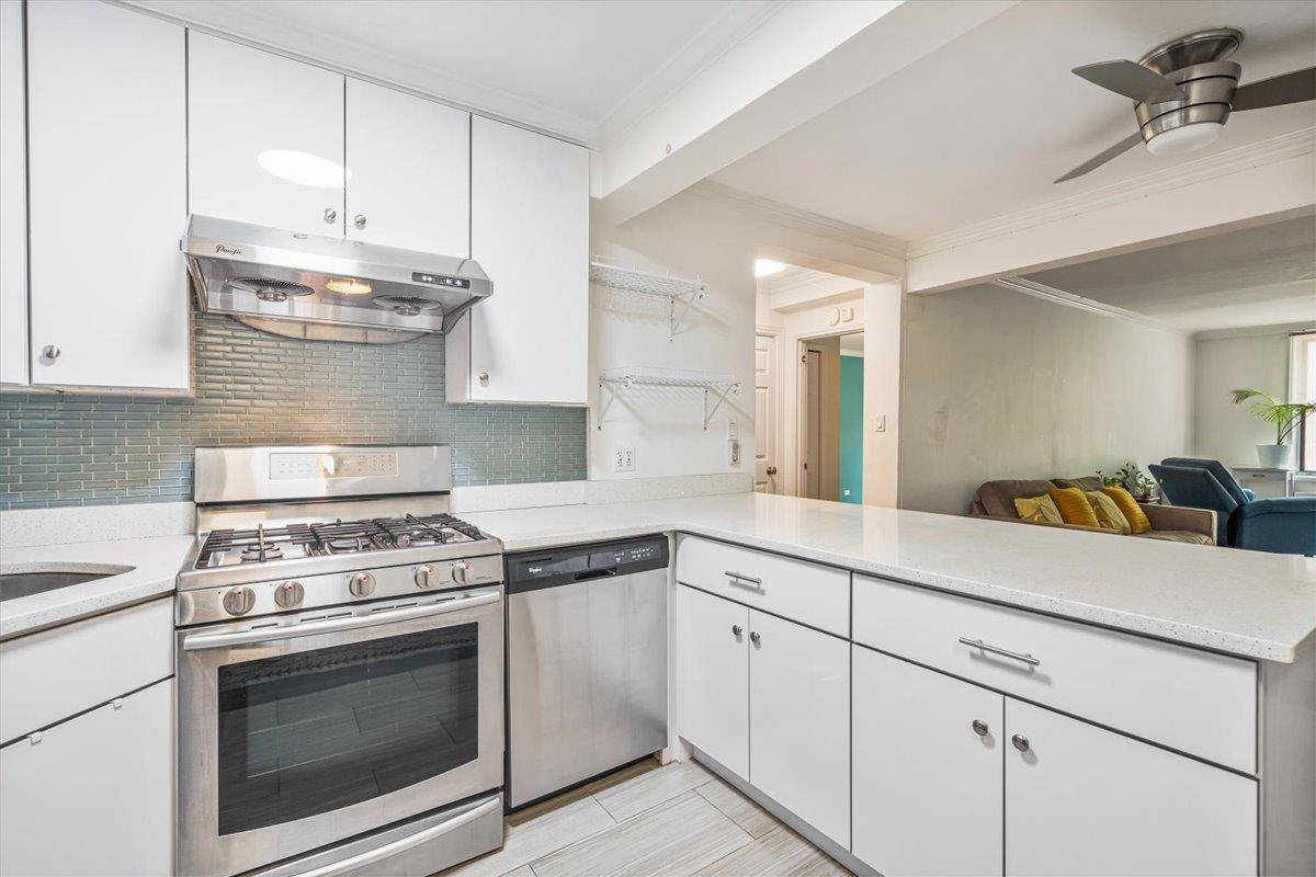 Brooklyn, NY 11230,275 Webster Avenue #4i