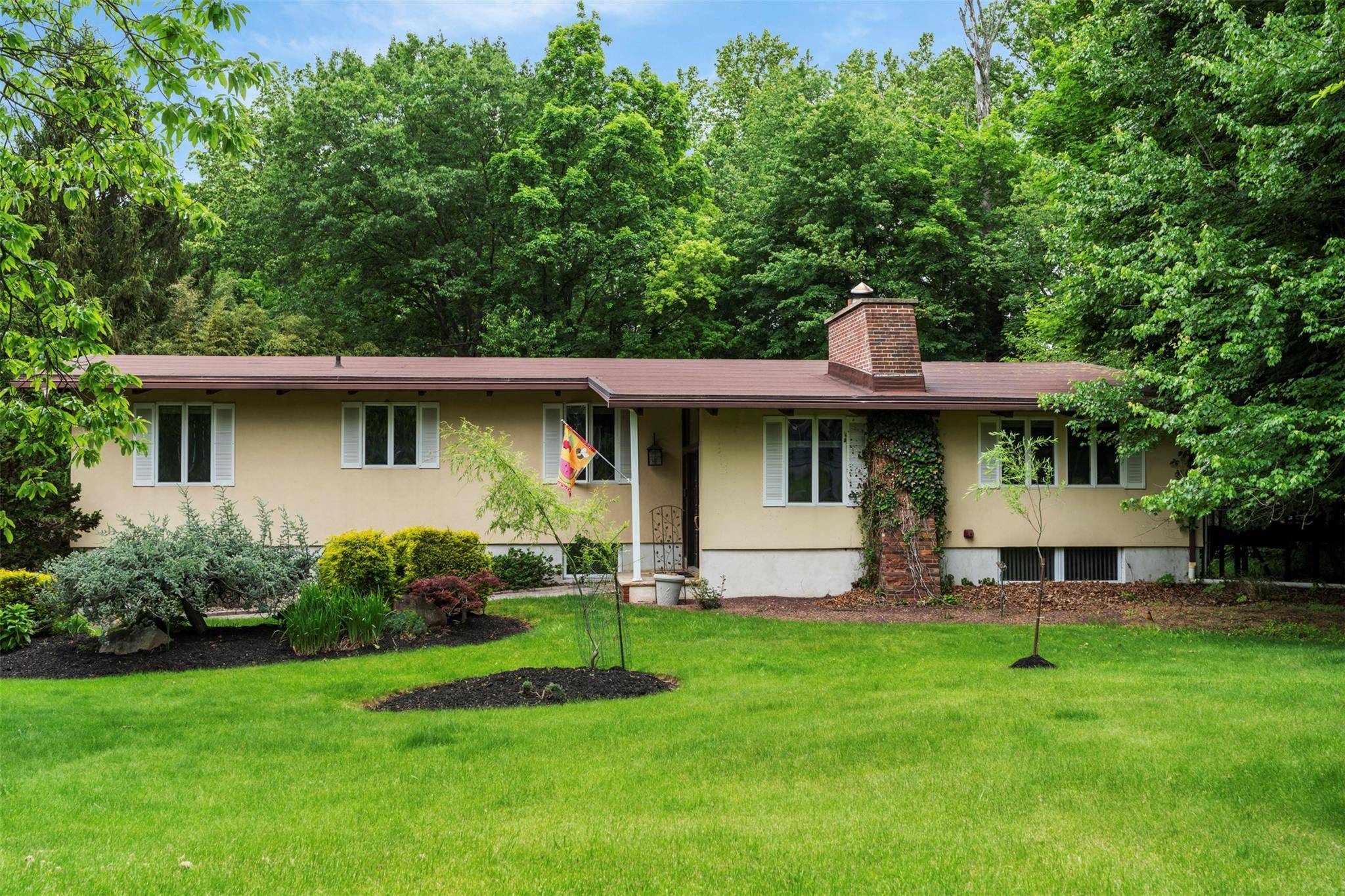 West Nyack, NY 10994,8 Rockford DR