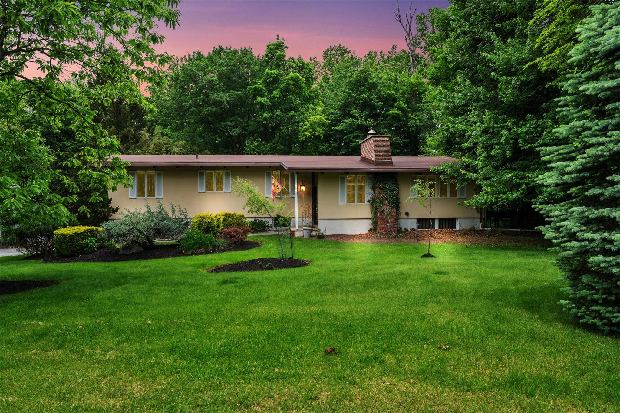 West Nyack, NY 10994,8 Rockford DR